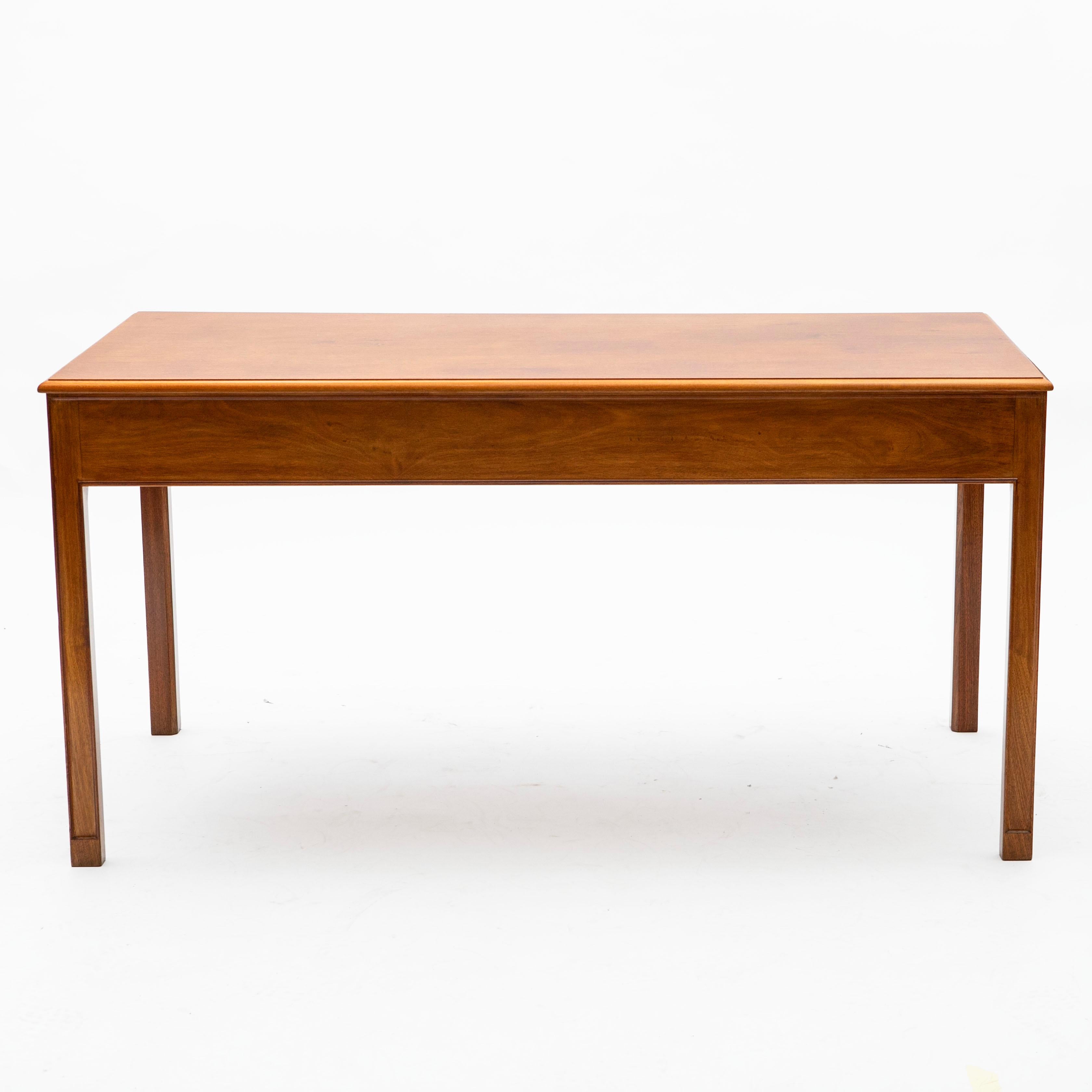 Kaare Klint Mahogany Desk with Pull-Out Writing Surfaces, Designed 1949 In Good Condition For Sale In Kastrup, DK