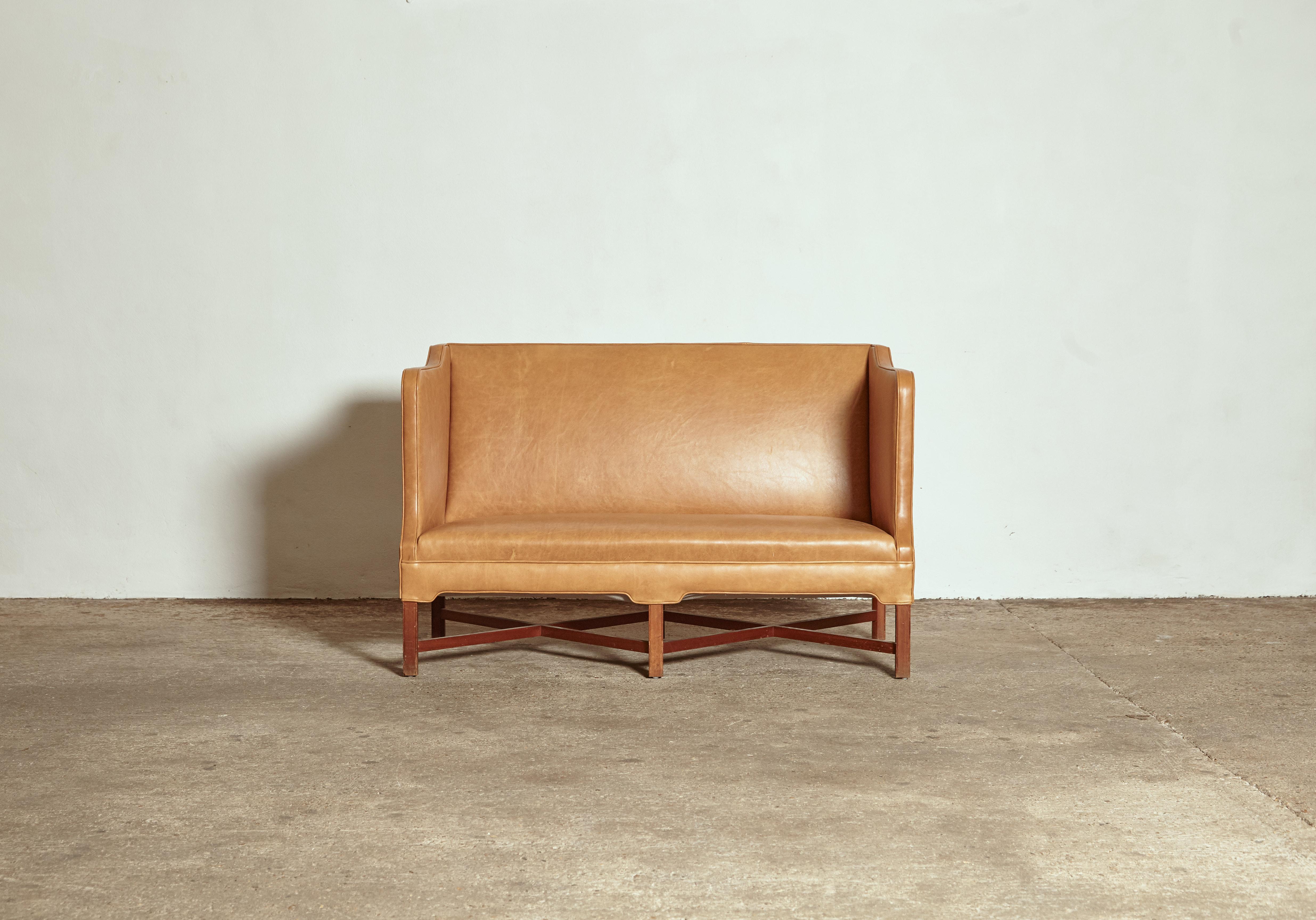 Kaare Klint Modell 4118 Box-Sofa, Rud Rasmussen, Dänemark, 1950er Jahre (Moderne der Mitte des Jahrhunderts) im Angebot