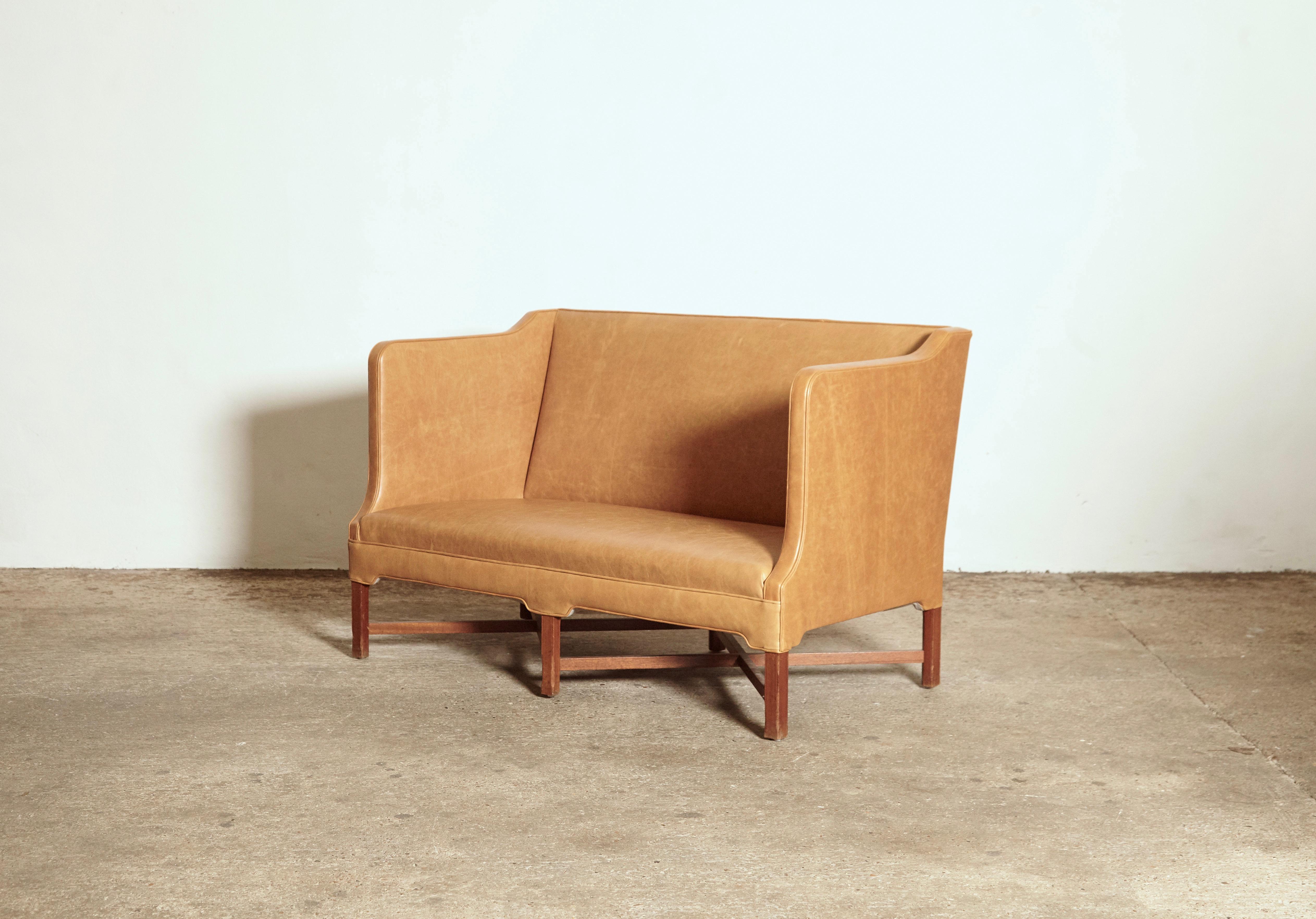Kaare Klint Modell 4118 Box-Sofa, Rud Rasmussen, Dänemark, 1950er Jahre im Zustand „Gut“ im Angebot in London, GB