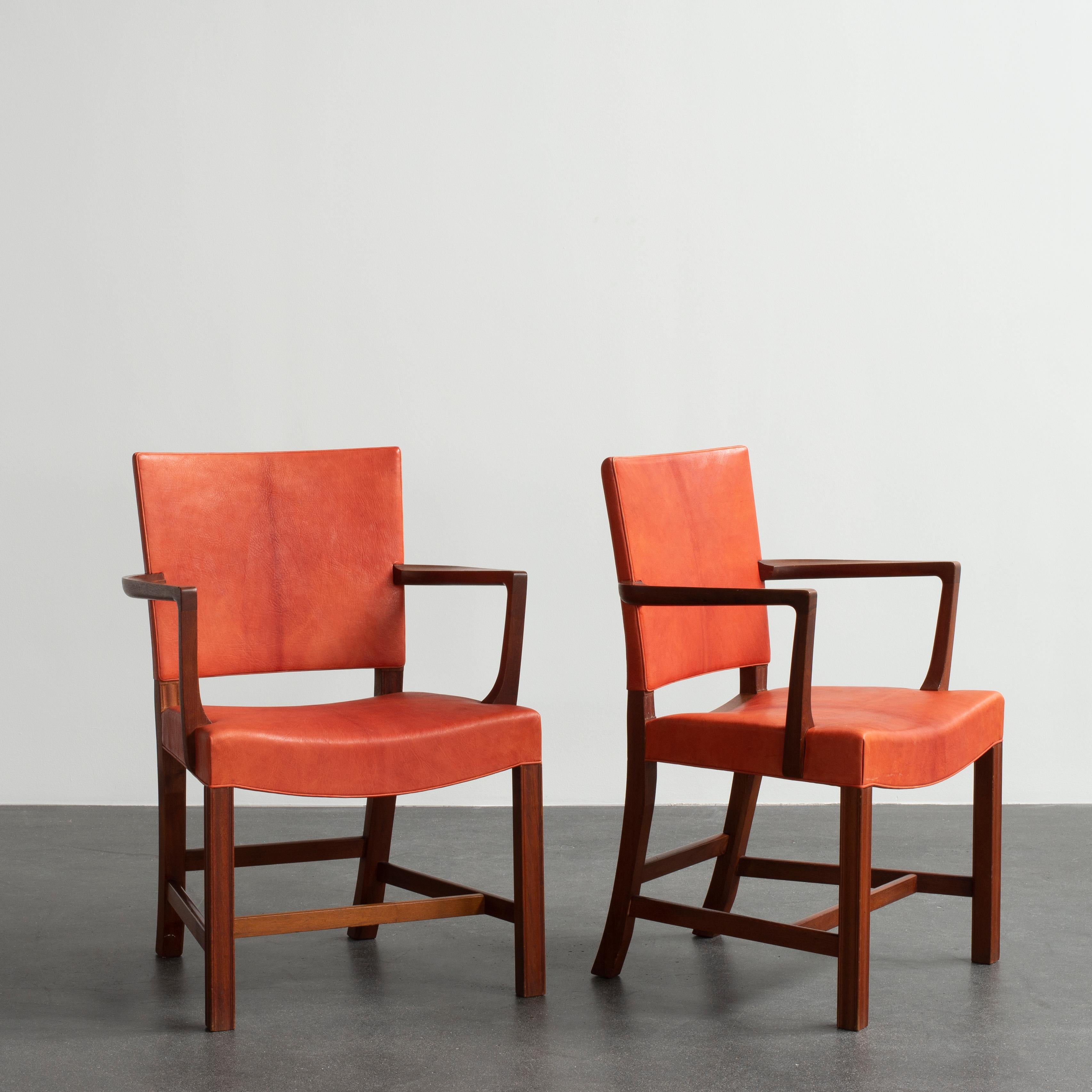 Kaare Klint pair of armchairs in teak and Niger leather. Executed by Rud. Rasmussen.

Reverse with paper label ‘RUD. RASMUSSEN/SNEDKERIER/45 NØRREBROGADE/KØBENHAVN.