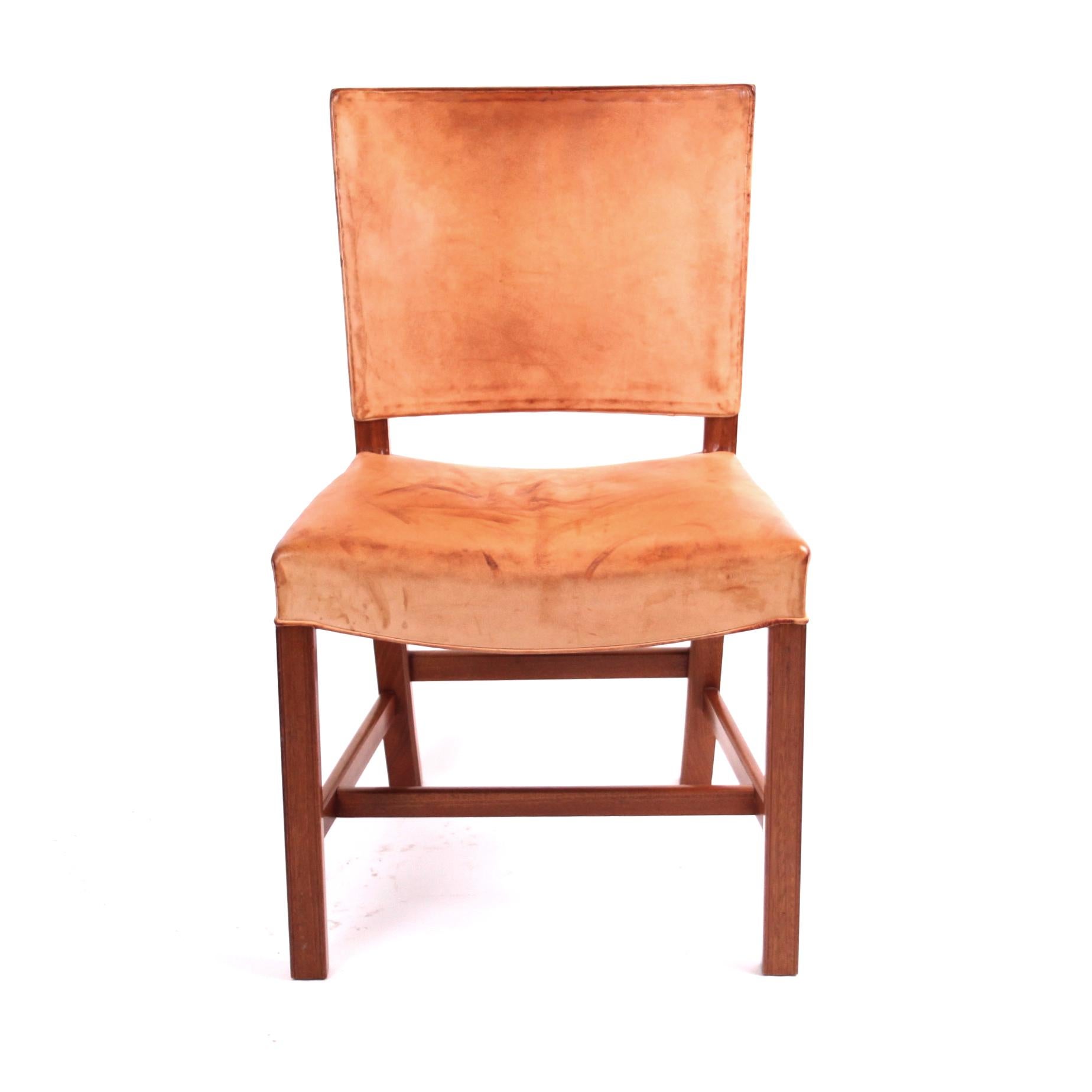 Kaare Klint “Red Chair” in Patinated Natural Leather with Piping 1