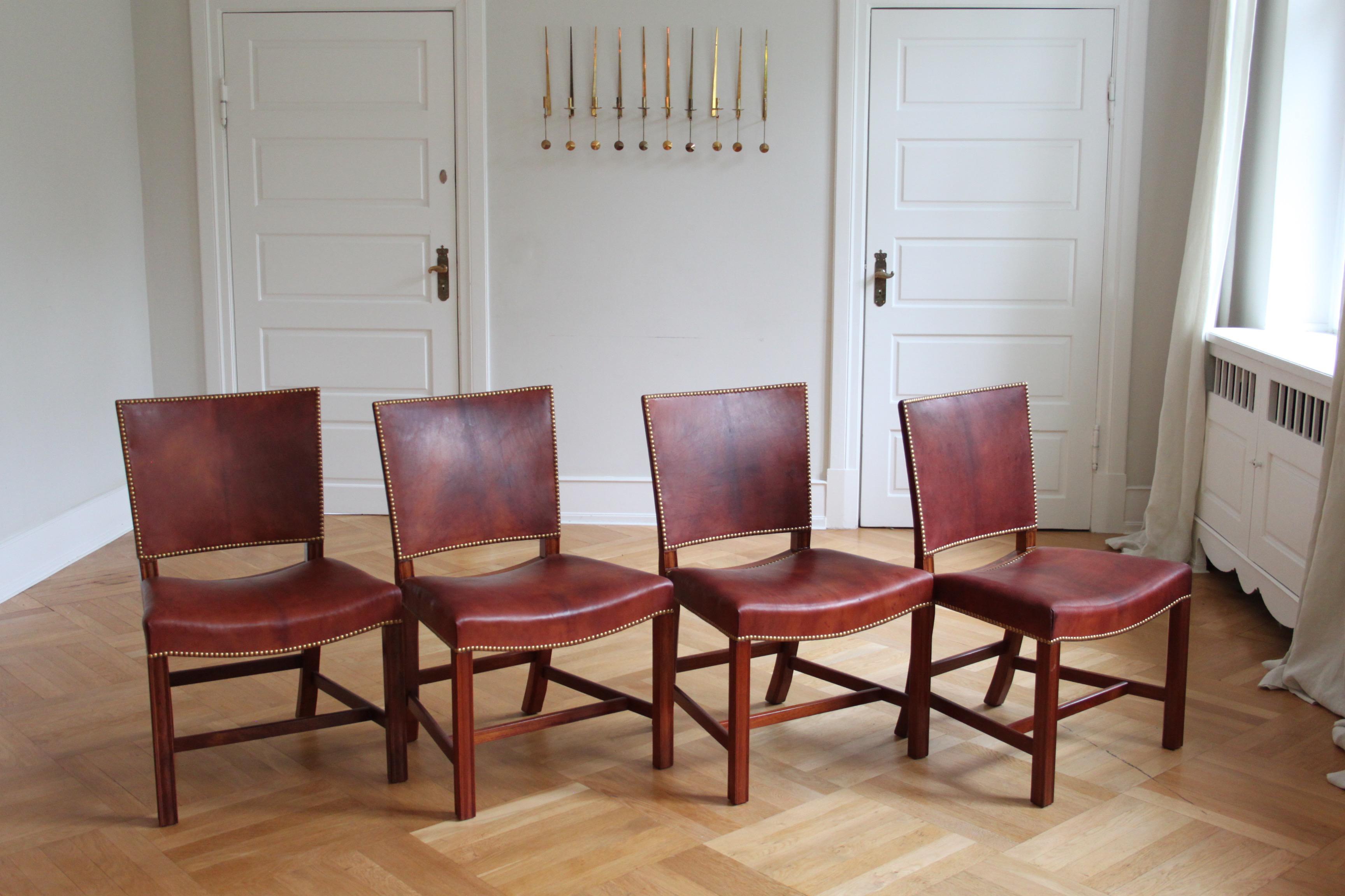 Cuir Ensemble de douze chaises Kaare Klint rouges, Rud Rasmussen, cuir du Niger et acajou en vente