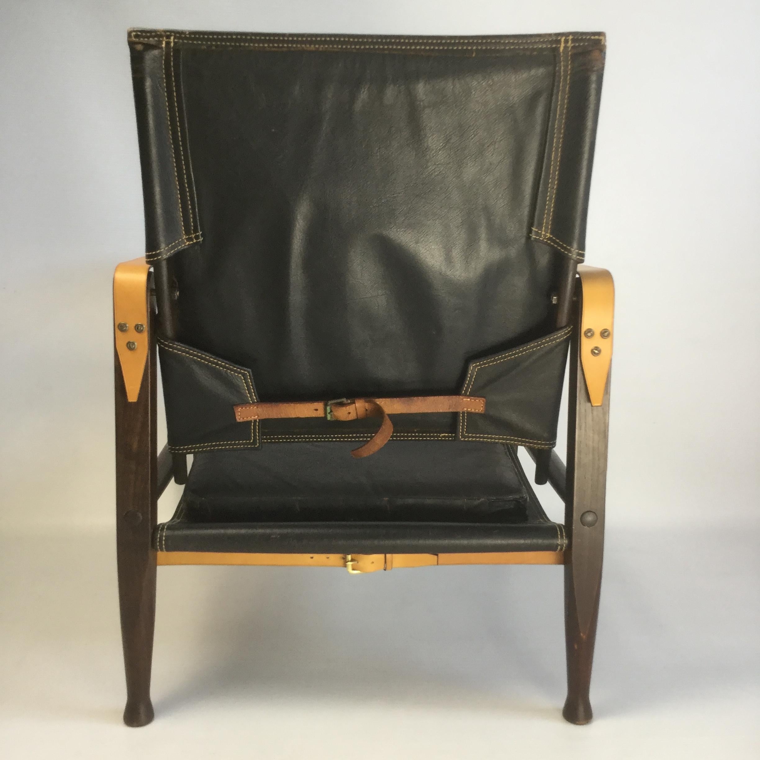 Iconic Safari chair design by Kaare Klint in 1933 and manufactured by Rud Rasmussen
This chair can easily be dismantled and assembled without using tools.
(Very good for travelling and shipping)
The frame is in stained solid ash
Original leather