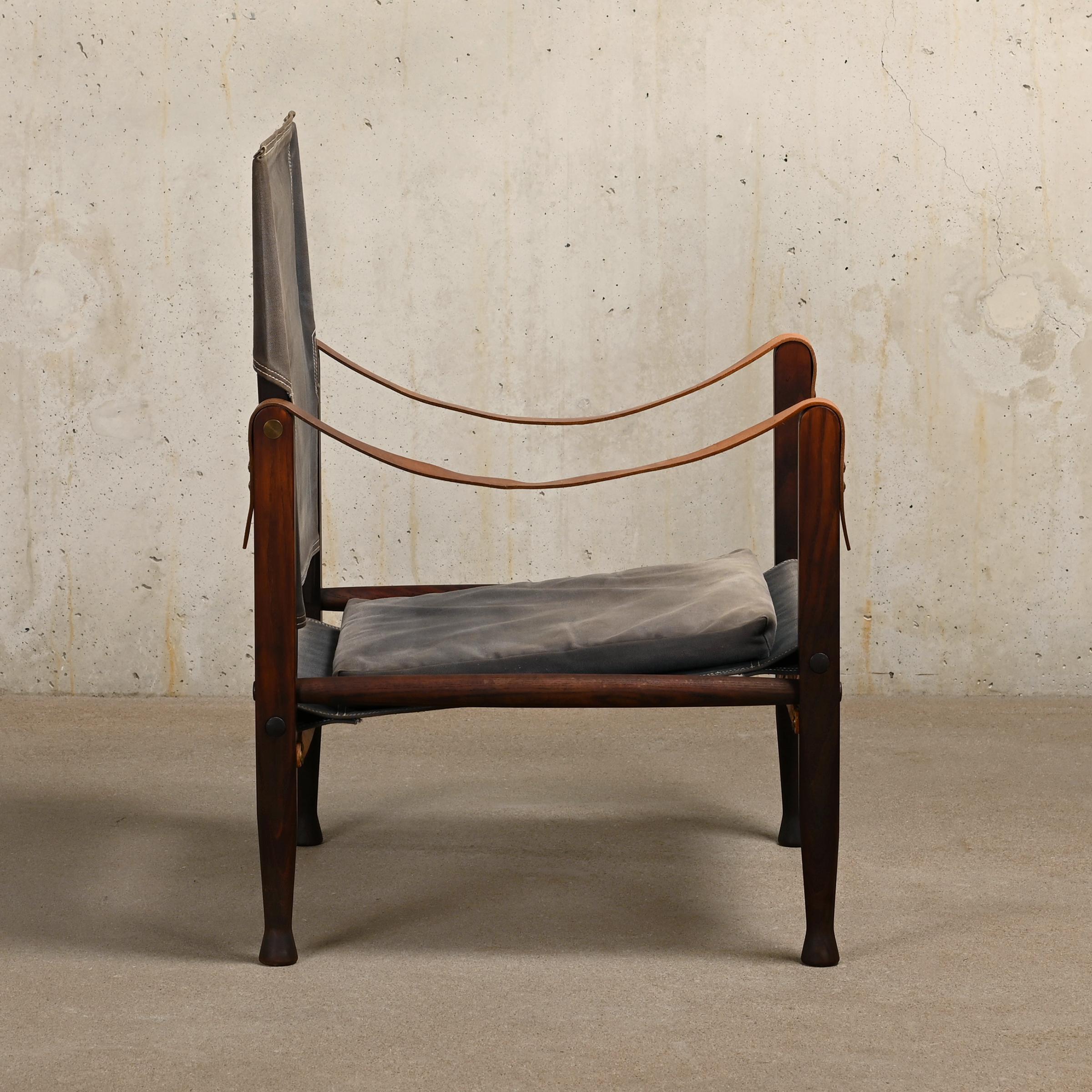 Mid-20th Century Kaare Klint Safari Chair in Grey Canvas and Dark Stained Ash for Rud Rasmussen
