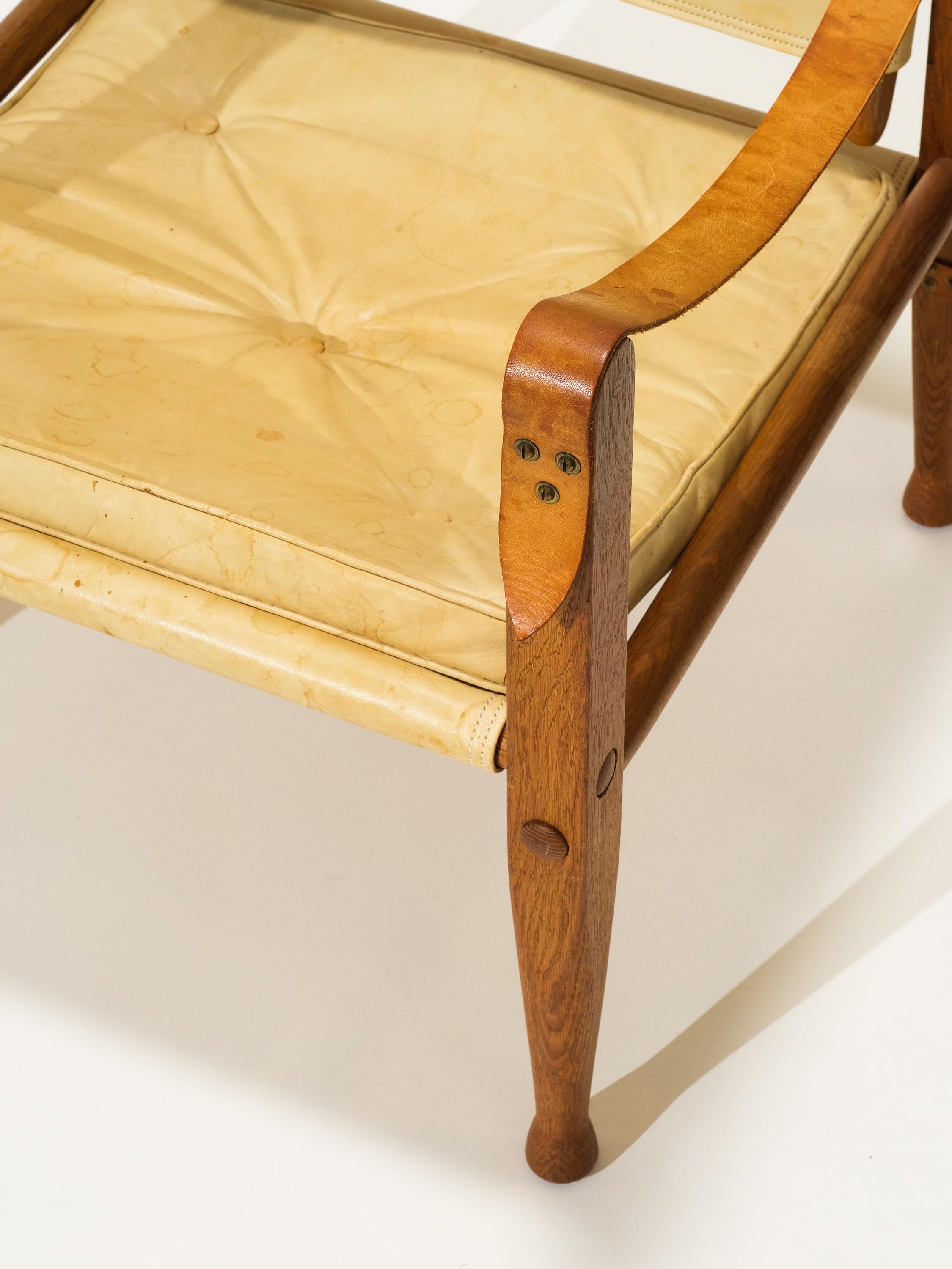 Kaare Klint Safari Chair Produced by Rud Rasmussen in Denmark In Good Condition In Helsinki, FI