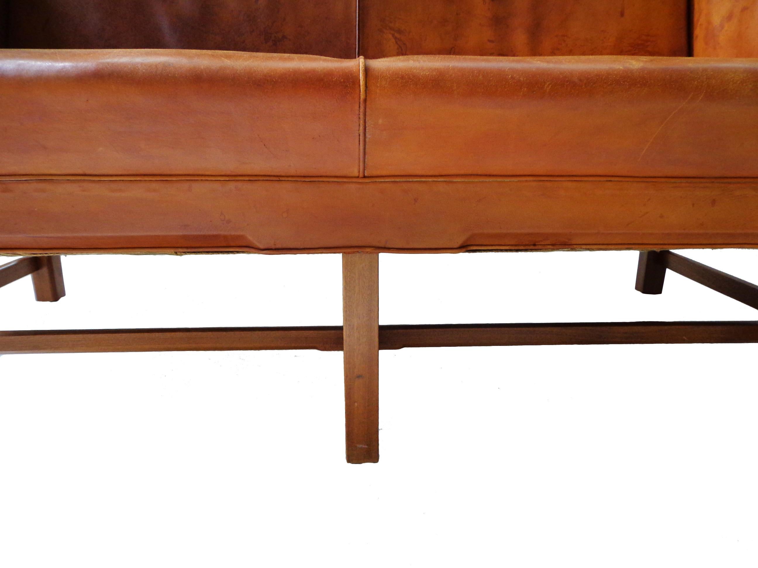Cuir Canapé Kaare Klint # 5011 en cuir cognac d'origine Rud Rasmussen, Danemark années 1940 en vente