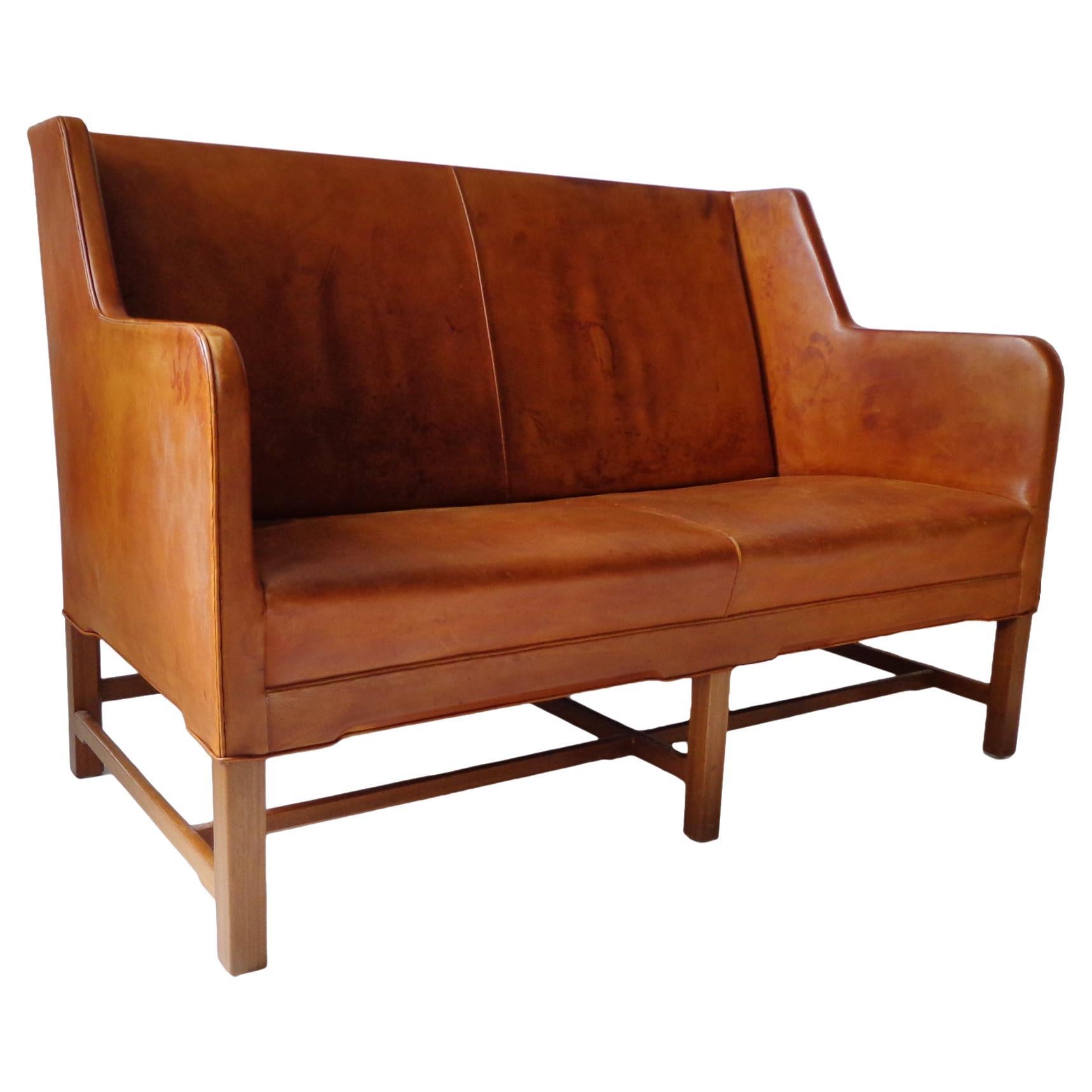 Divano Kaare Klint # 5011 in pelle originale color cognac Rud Rasmussen, Danimarca anni '40