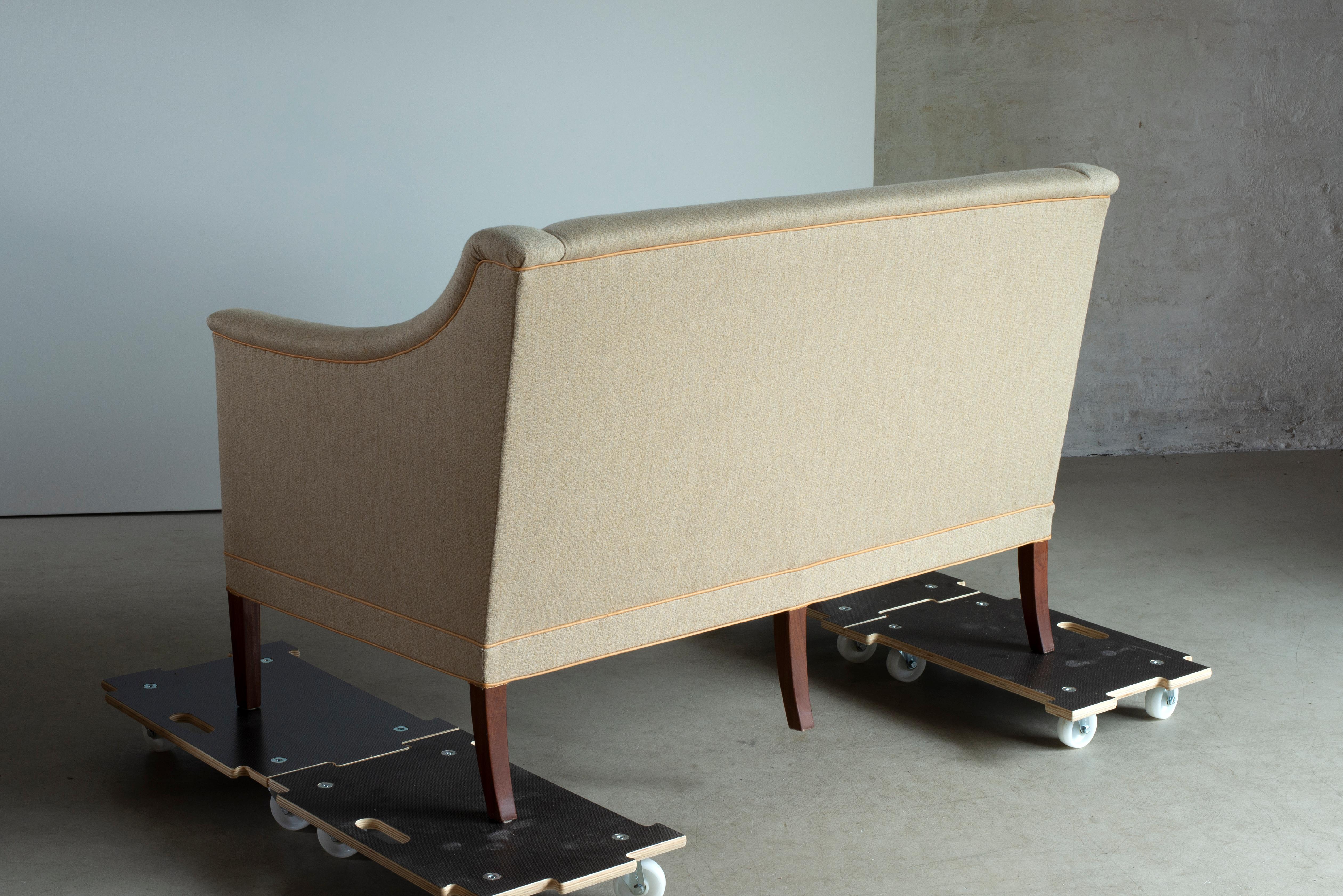 Kaare Klint Sofa für Rud. Rasmussen (20. Jahrhundert) im Angebot