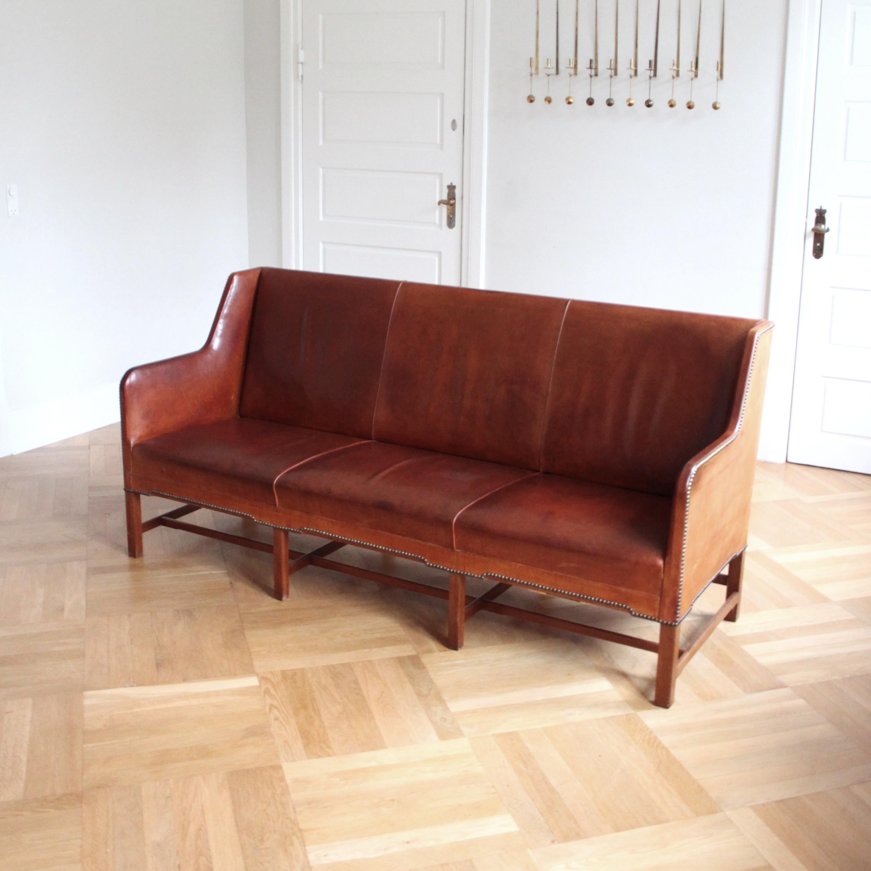 Mid-Century Modern Kaare Klint Sofa Model 5011 Original Niger Leather 1930s, Scandinavian Modern For Sale
