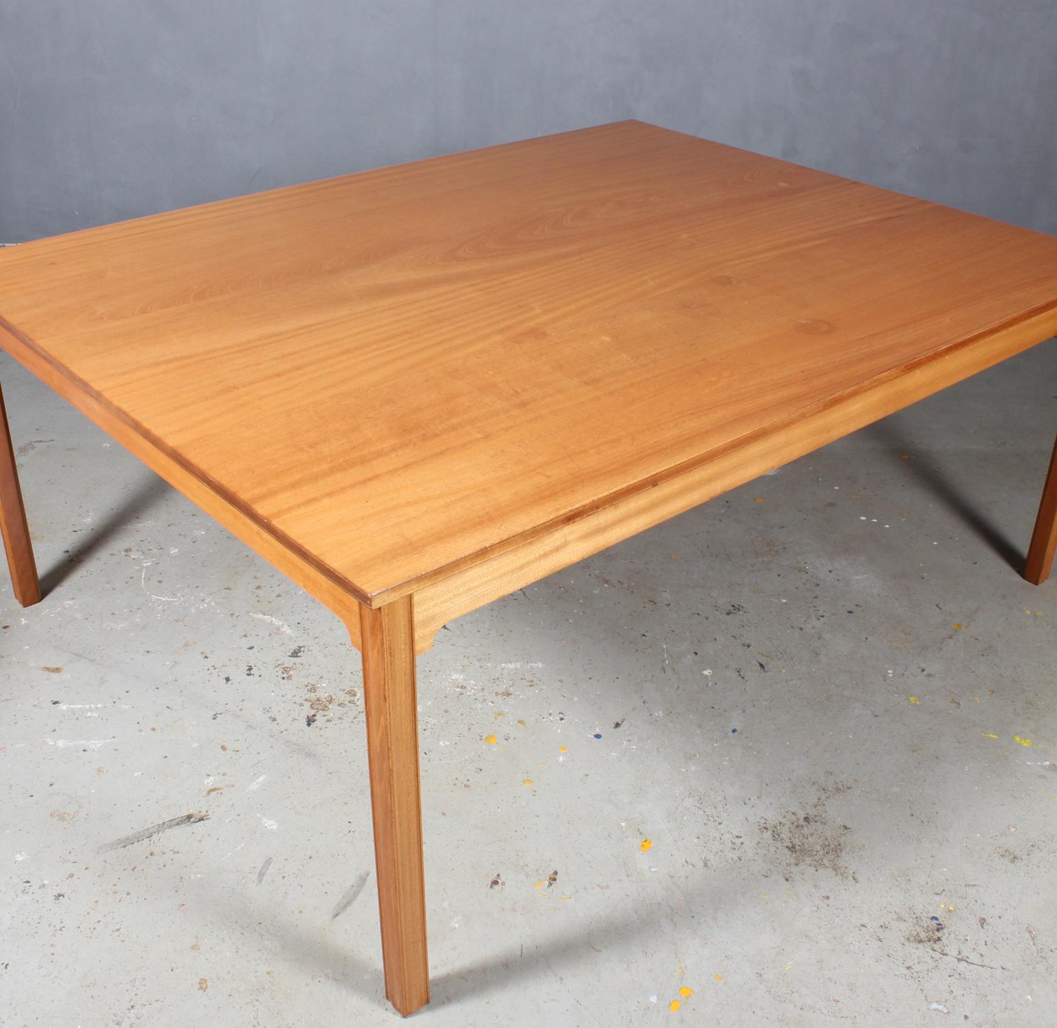 Kaare Klint table in mahogany.

Profilated legs.

Made by Rud Rasmussen.