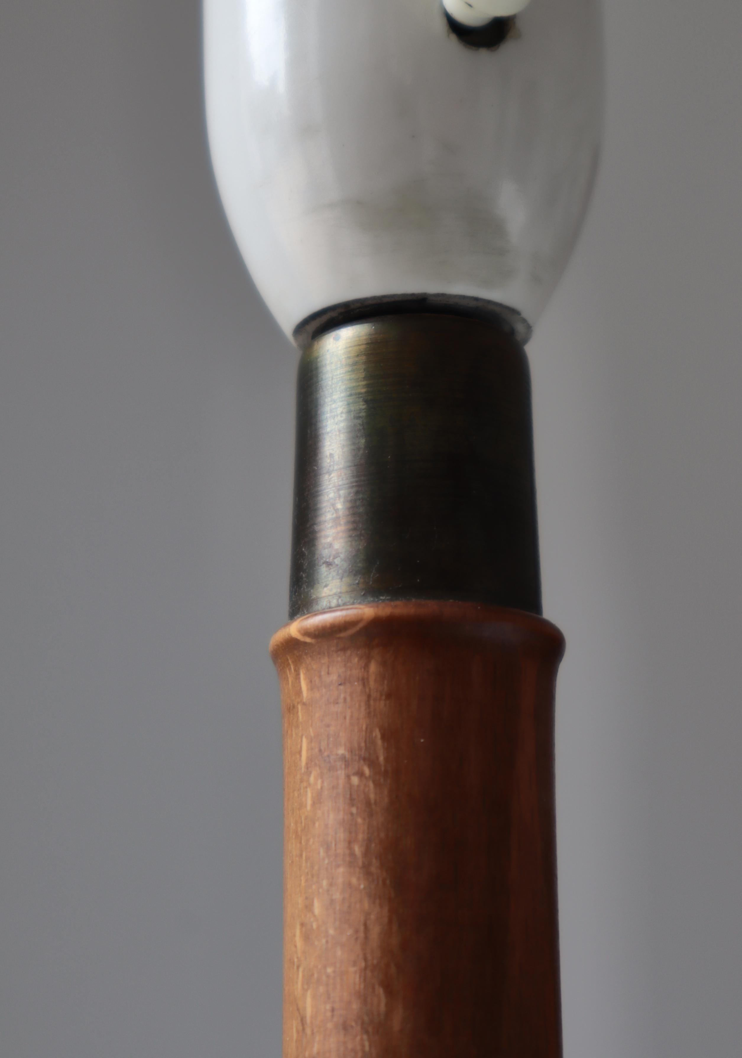 Kaare Klint Table Lamp in Mahogany and Hand Folded Le Klint Shade, Denmark 1940s For Sale 7