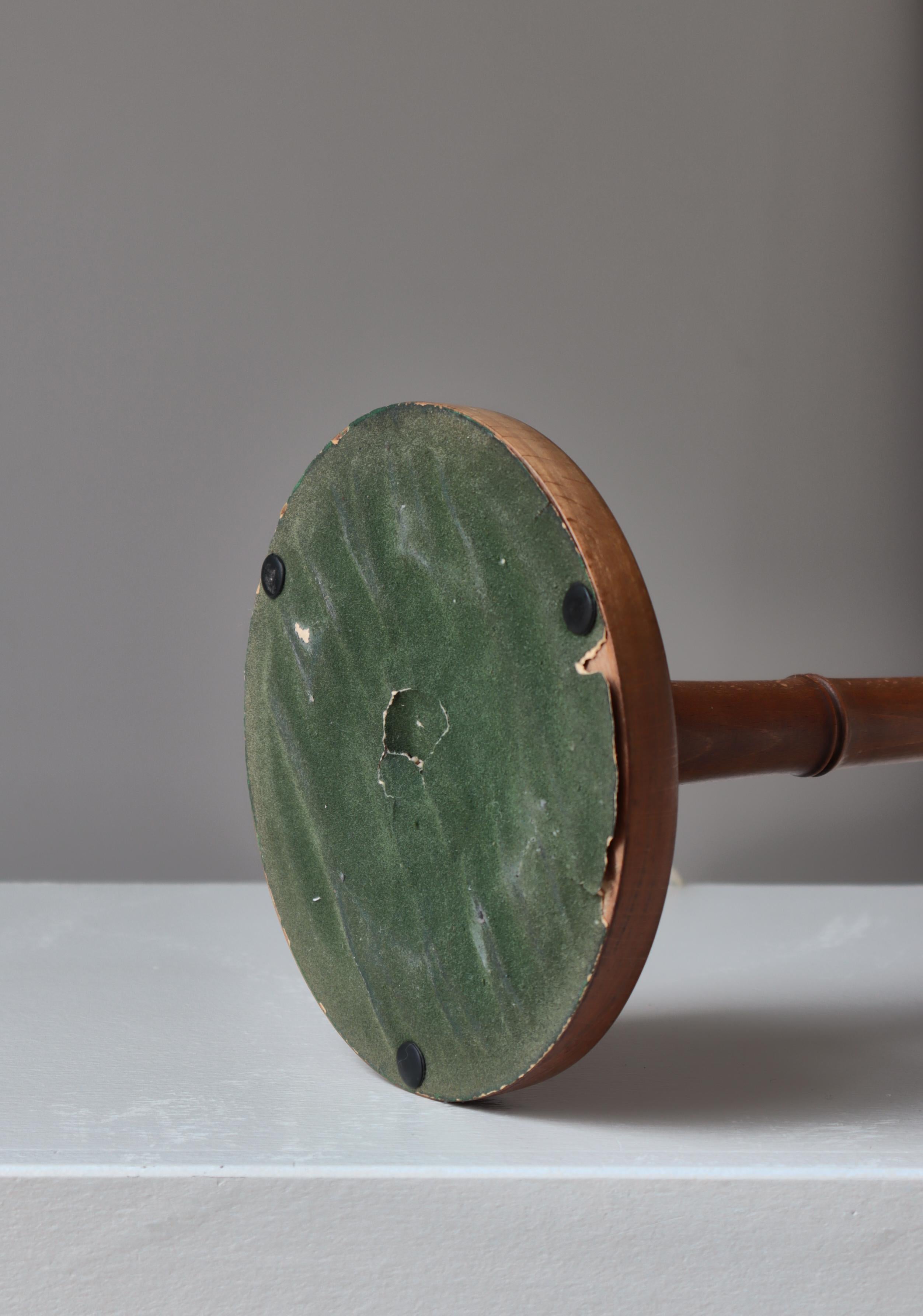 Kaare Klint Table Lamp in Mahogany and Hand Folded Le Klint Shade, Denmark 1940s For Sale 8