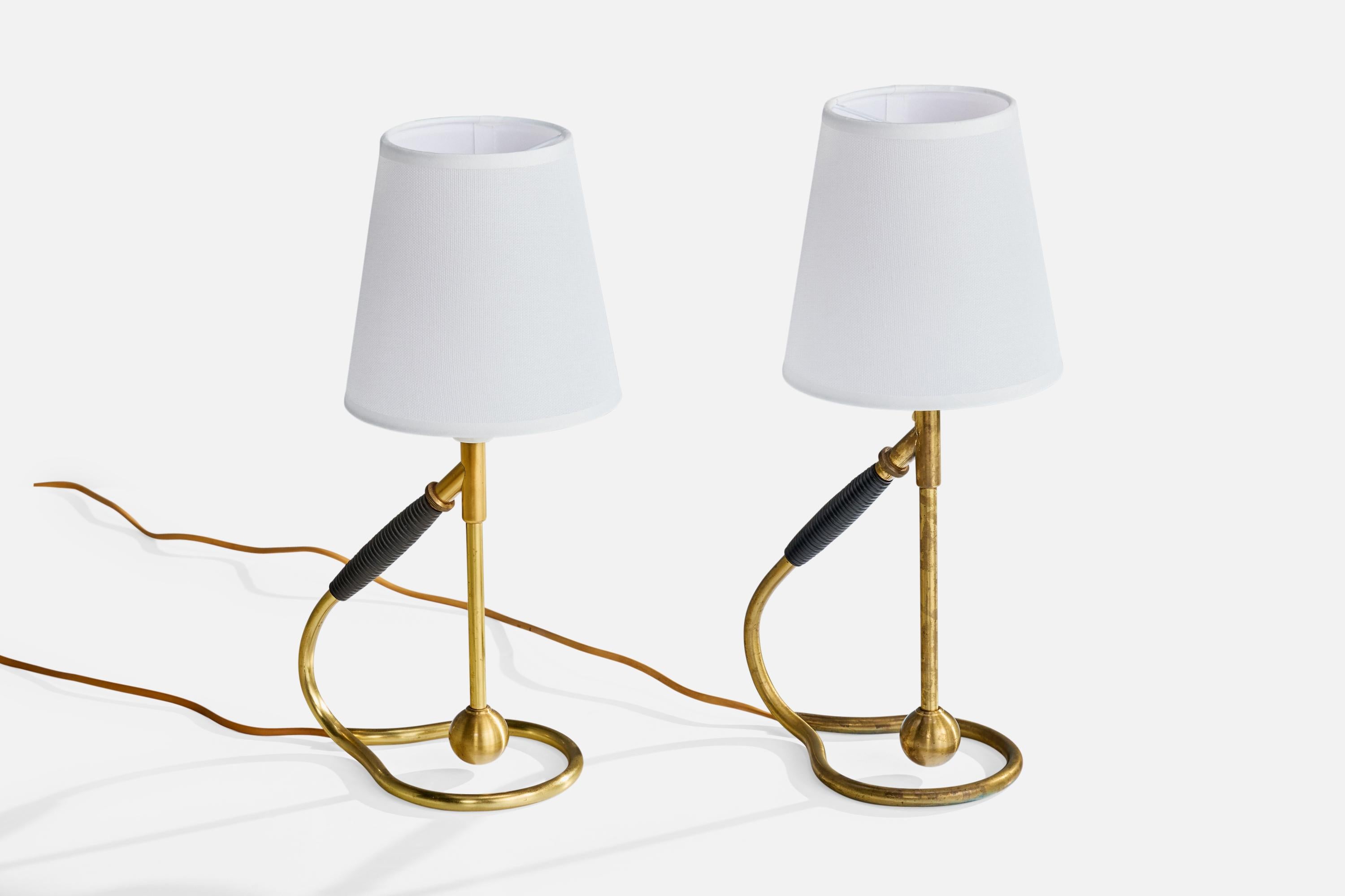 Mid-Century moderno Kaare Klint, Lampade da tavolo, ottone, gomma, Danimarca, anni '50 in vendita