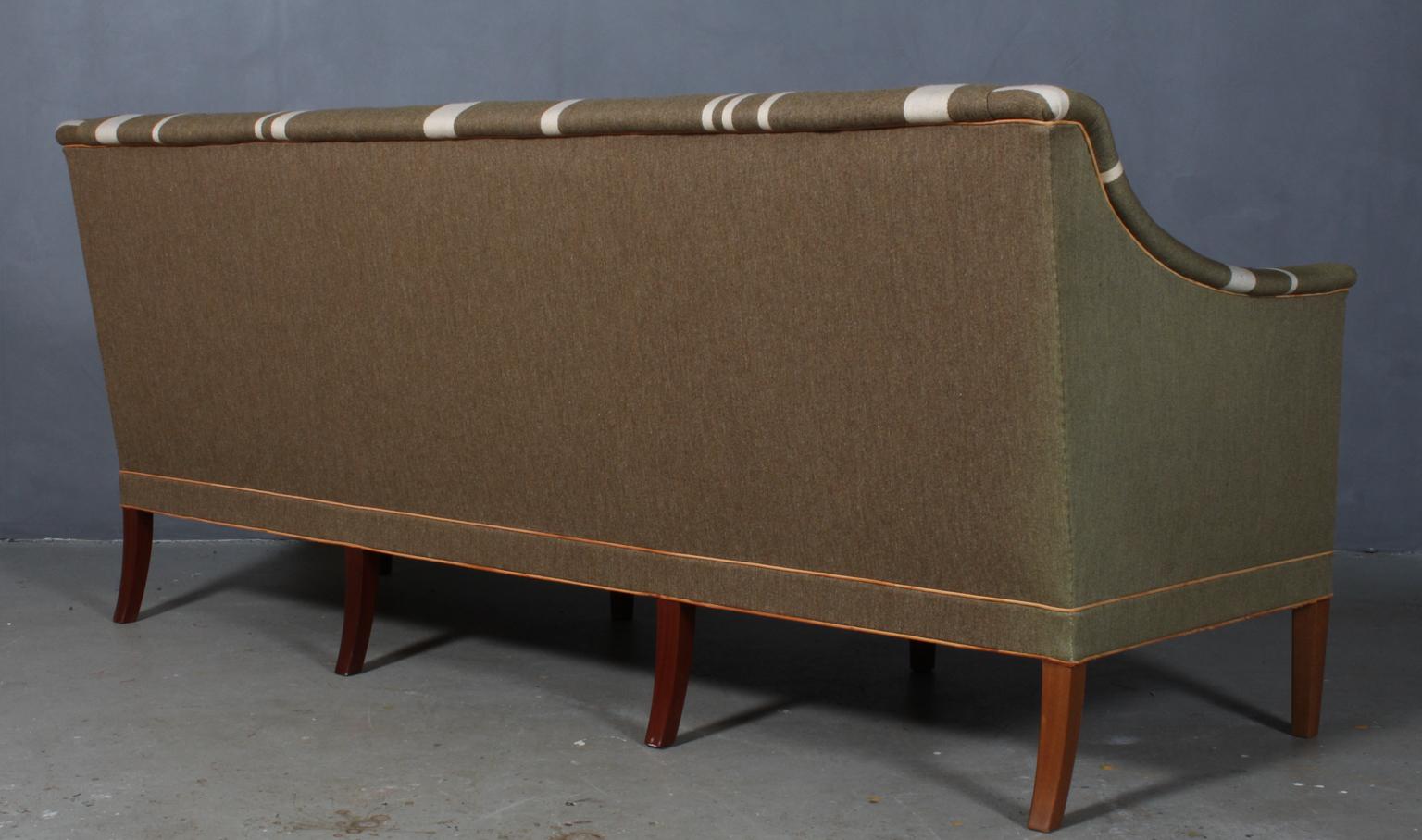 Kaare Klint Table Sofa 6092 1
