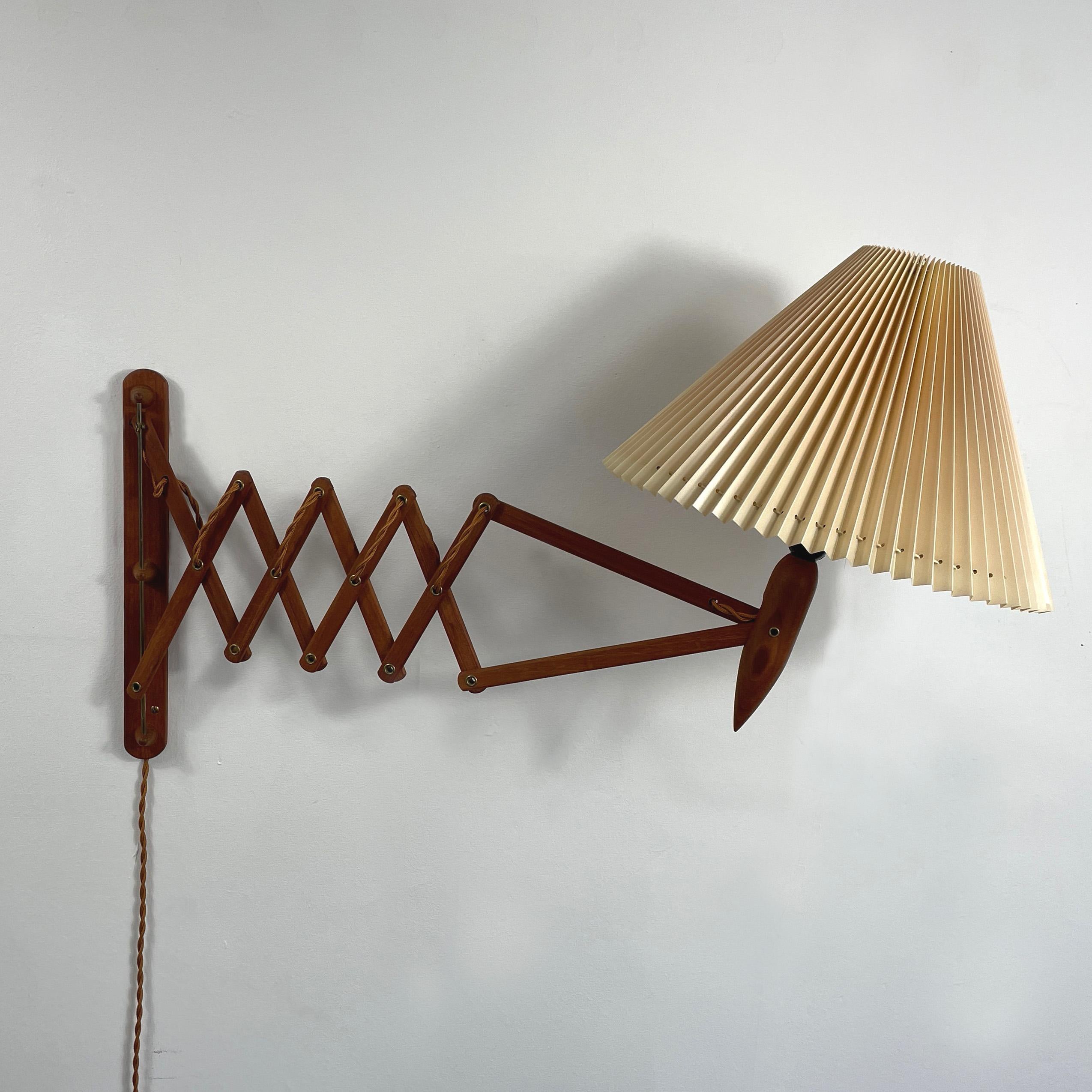 Kaare KLINT, Teak Scissor Wall Light, Denmark 1960s 6