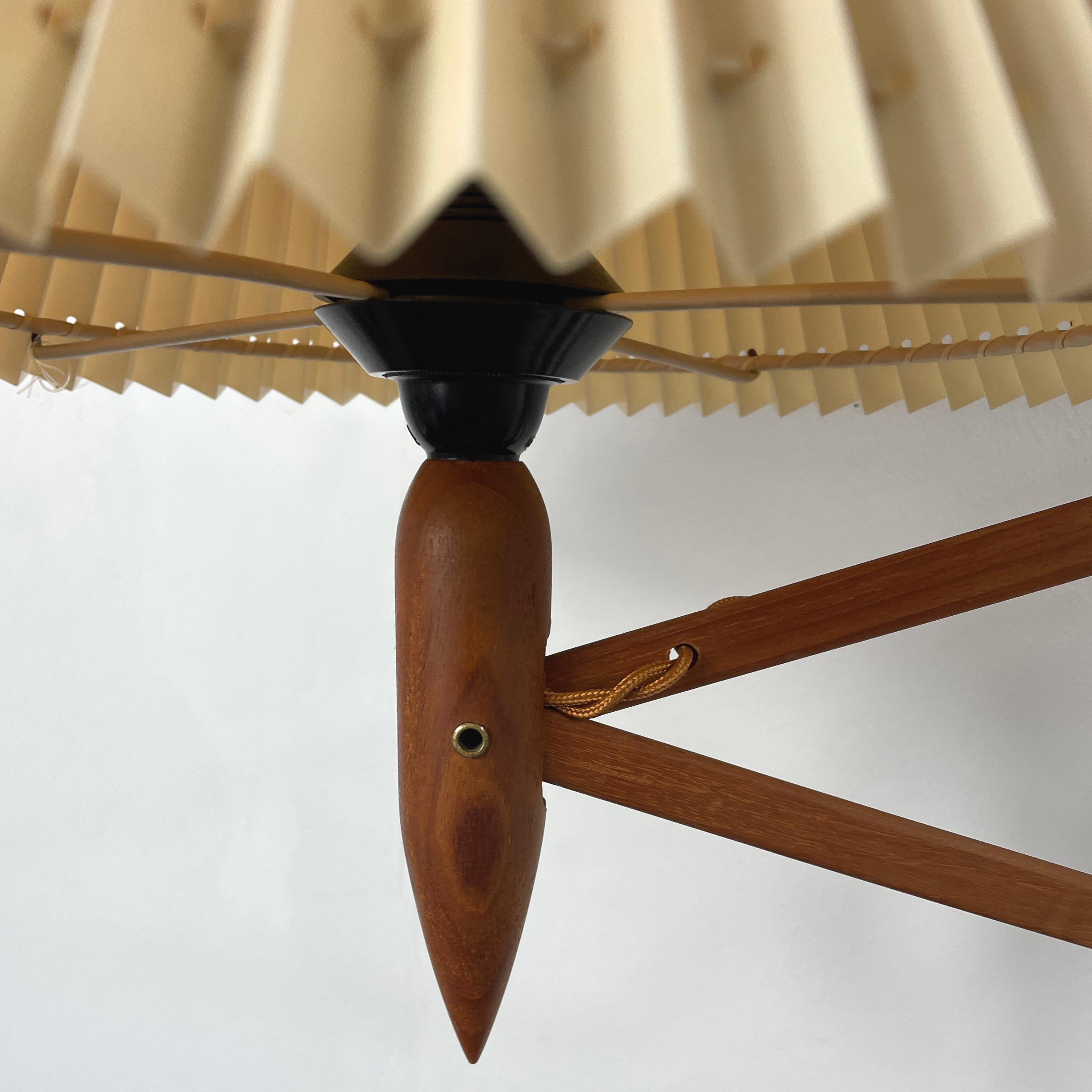 Mid-20th Century Kaare KLINT, Teak Scissor Wall Light, Denmark 1960s