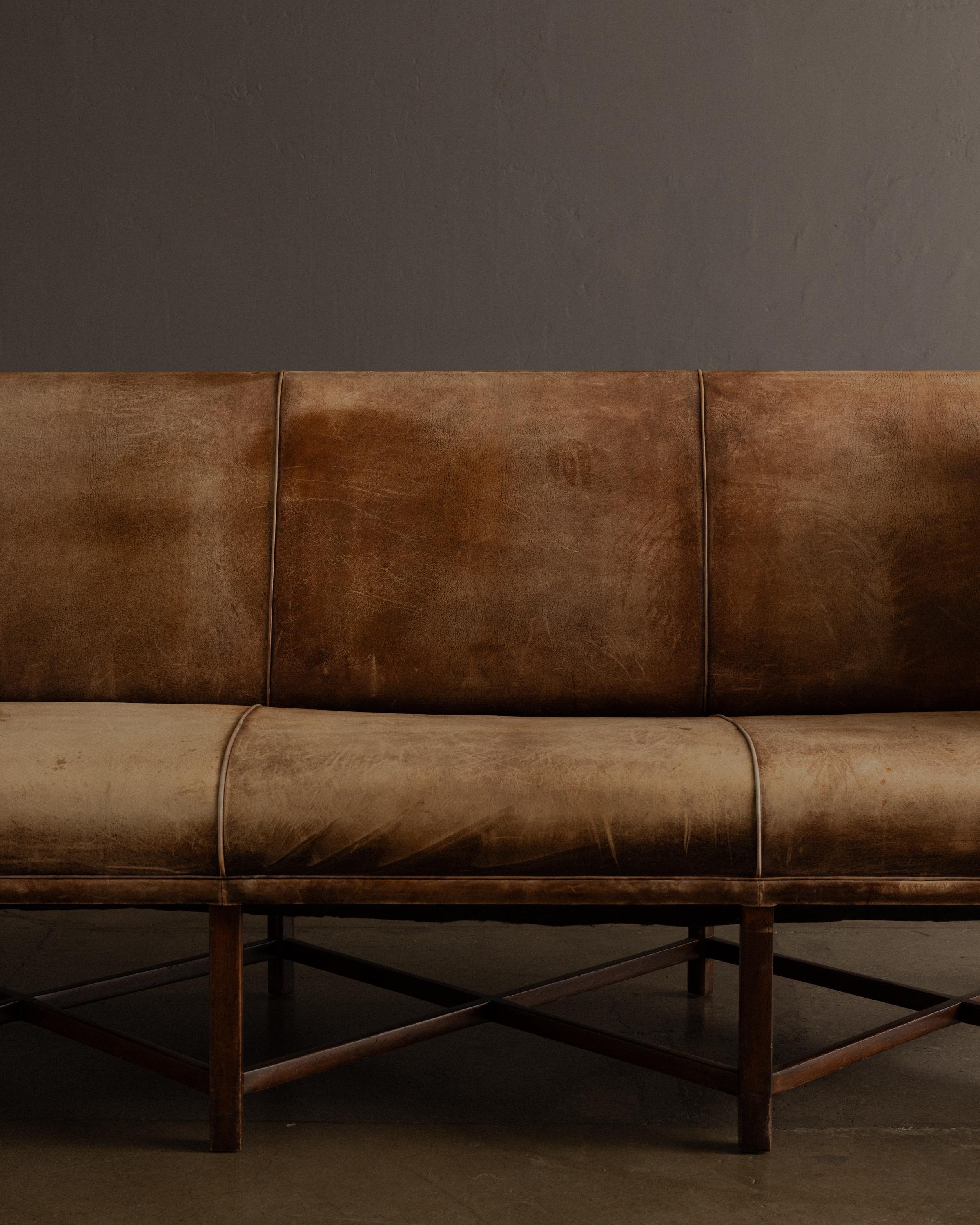 Kaare Klint Three-Seat Sofa in Original Leather for Rud. Rasmussen, Denmark en vente 1