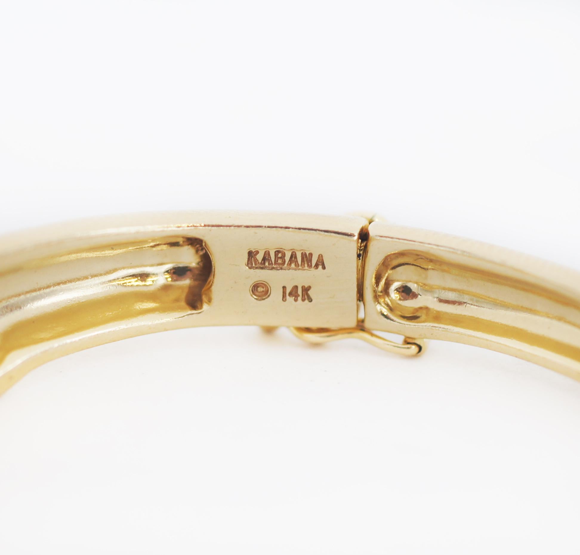 Taille ronde Kabana - Bracelet en or 14k incrusté de diamants et de nacre en vente