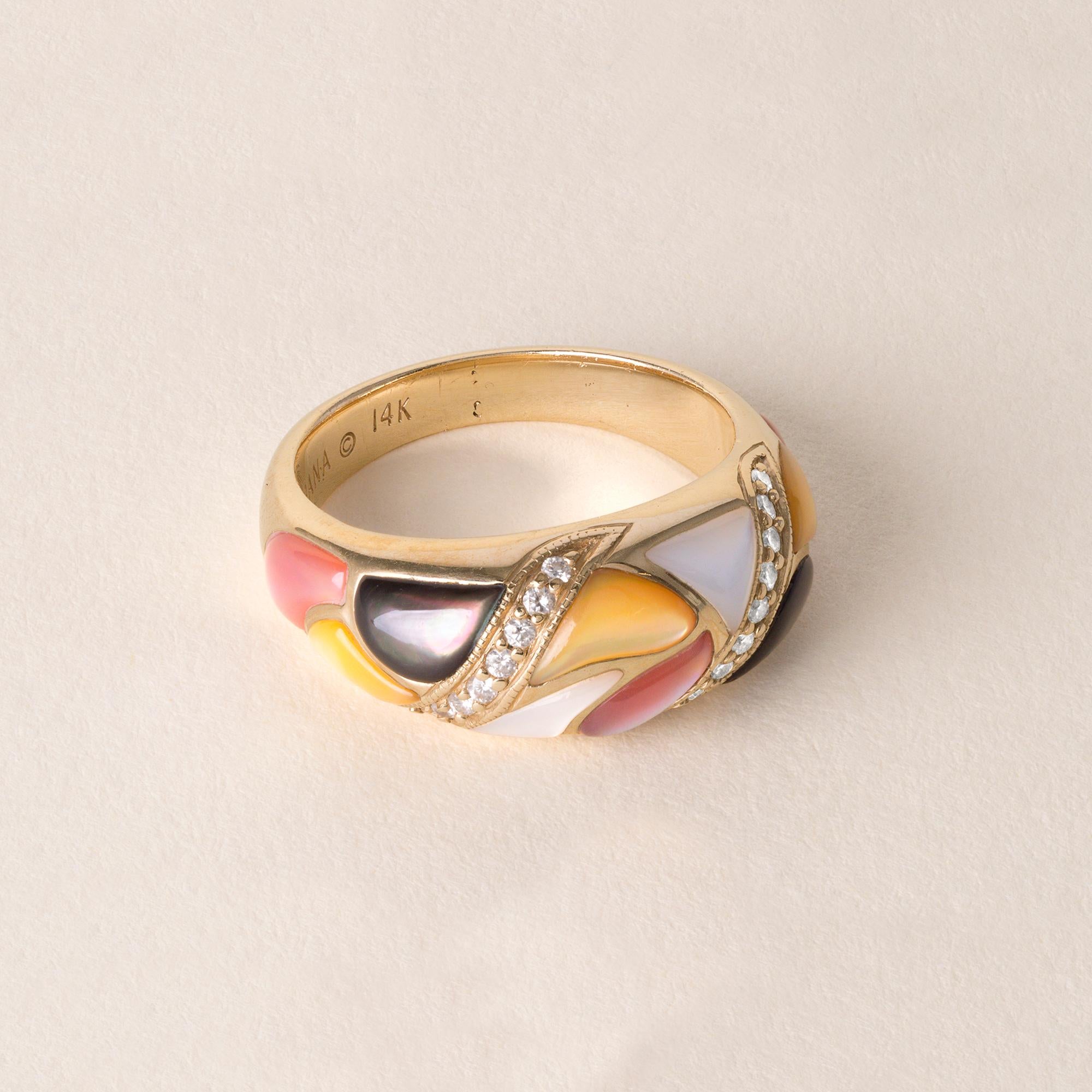 Dieser exquisite Ring aus der renommierten Kabana Kollektion zeigt die charakteristische Handwerkskunst der Marke bei der Verarbeitung von schimmerndem Perlmutt. Der aus reichem 14-karätigem Gelbgold gefertigte Ring ist mit einer atemberaubenden