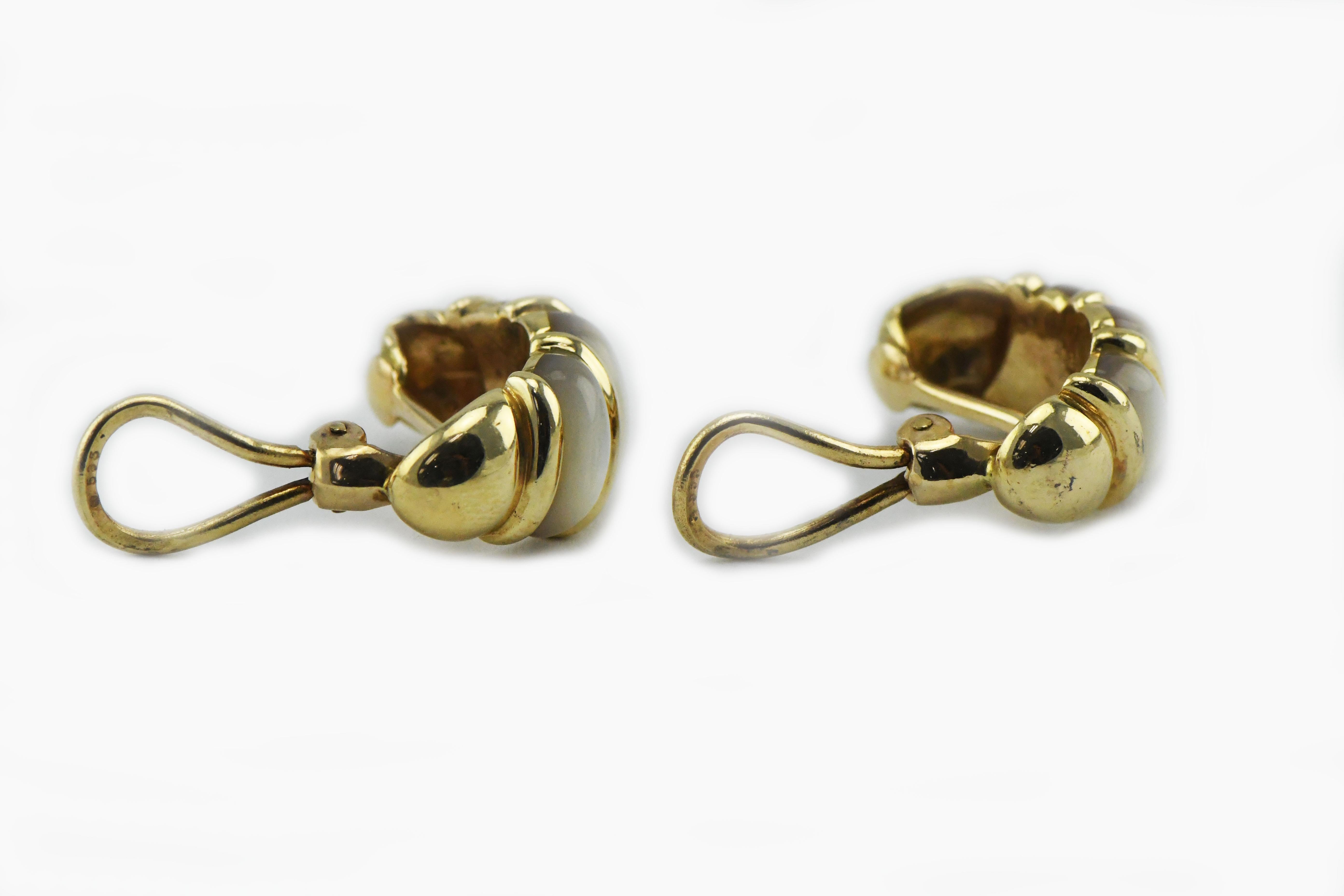 Kabana 14 Karat Yellow Solid Gold Mother of Pearl Inlay Earrings im Zustand „Gut“ im Angebot in Overland Park, KS