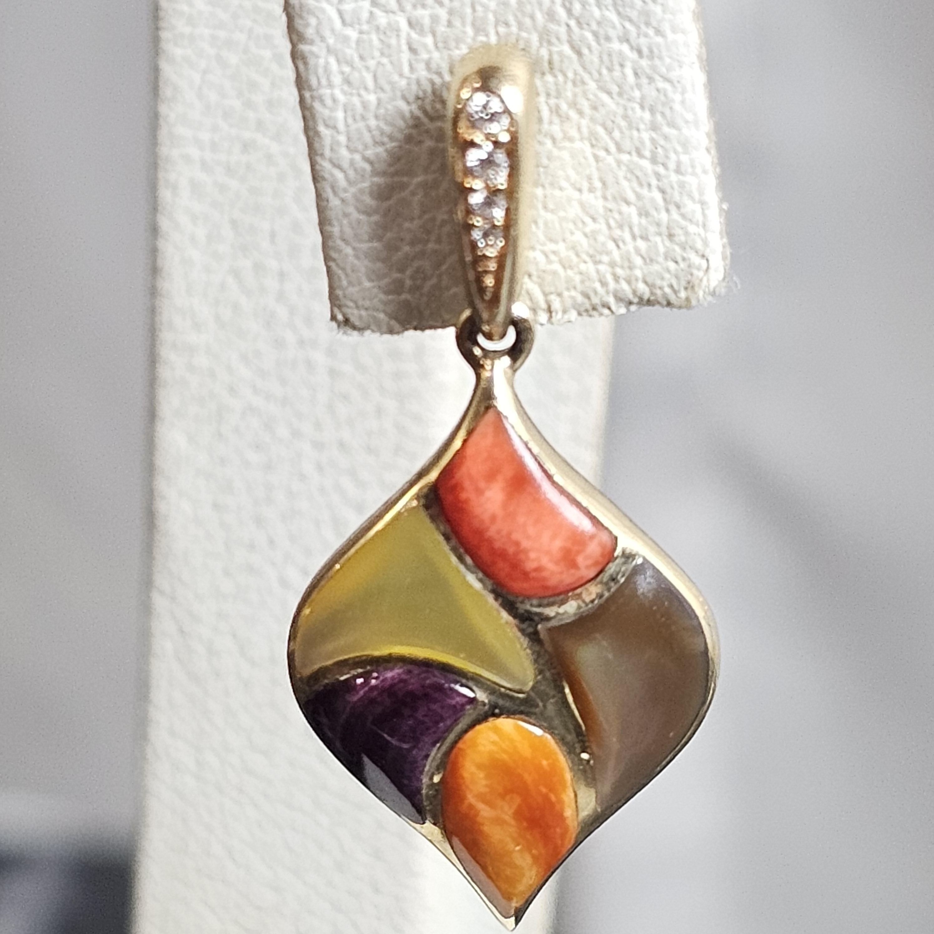 Boucles d'oreilles pendantes Kabana Perle nacrée d'huître épineuse Diamant Or jaune 14k Bon état - En vente à Northbrook, IL