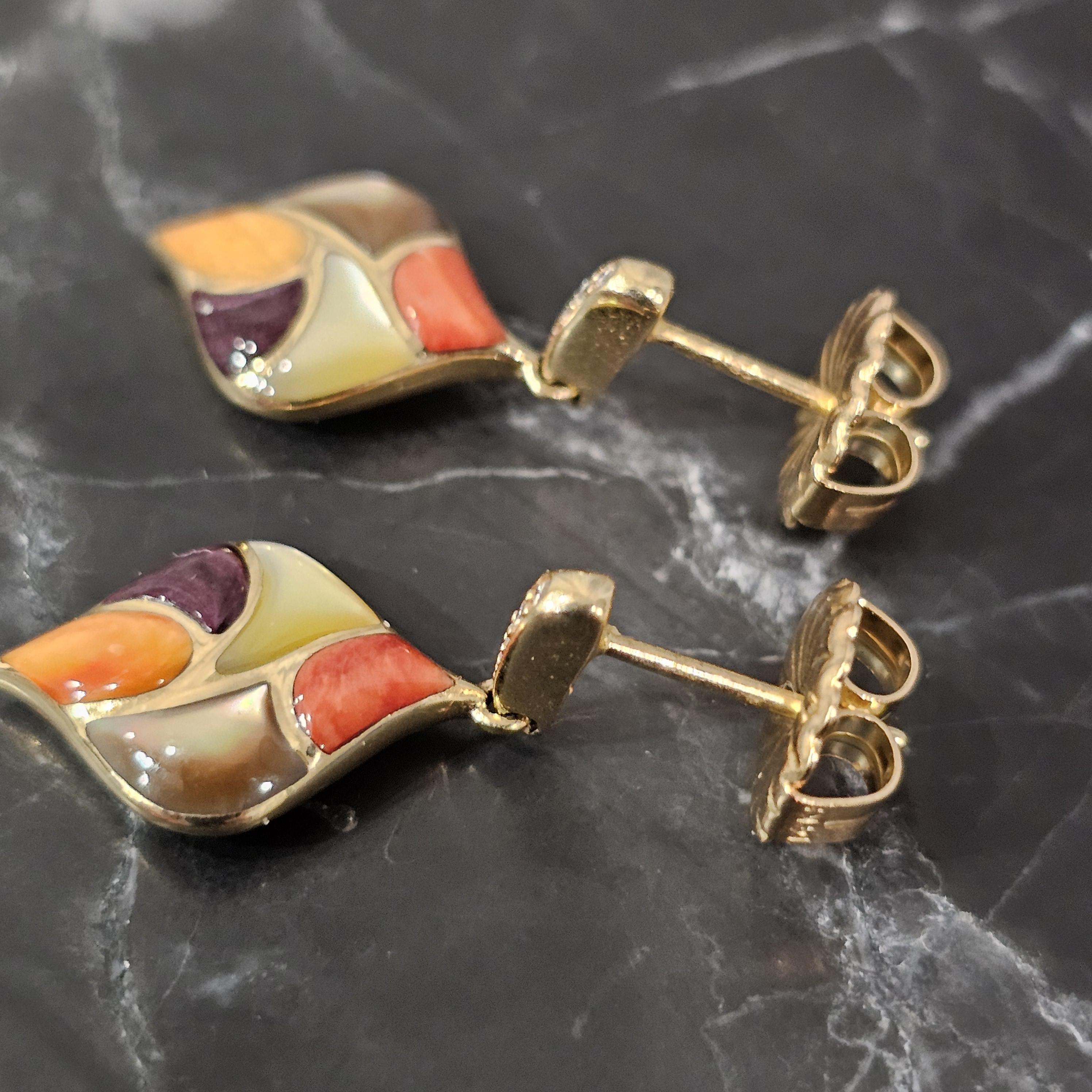 Boucles d'oreilles pendantes Kabana Perle nacrée d'huître épineuse Diamant Or jaune 14k en vente 1