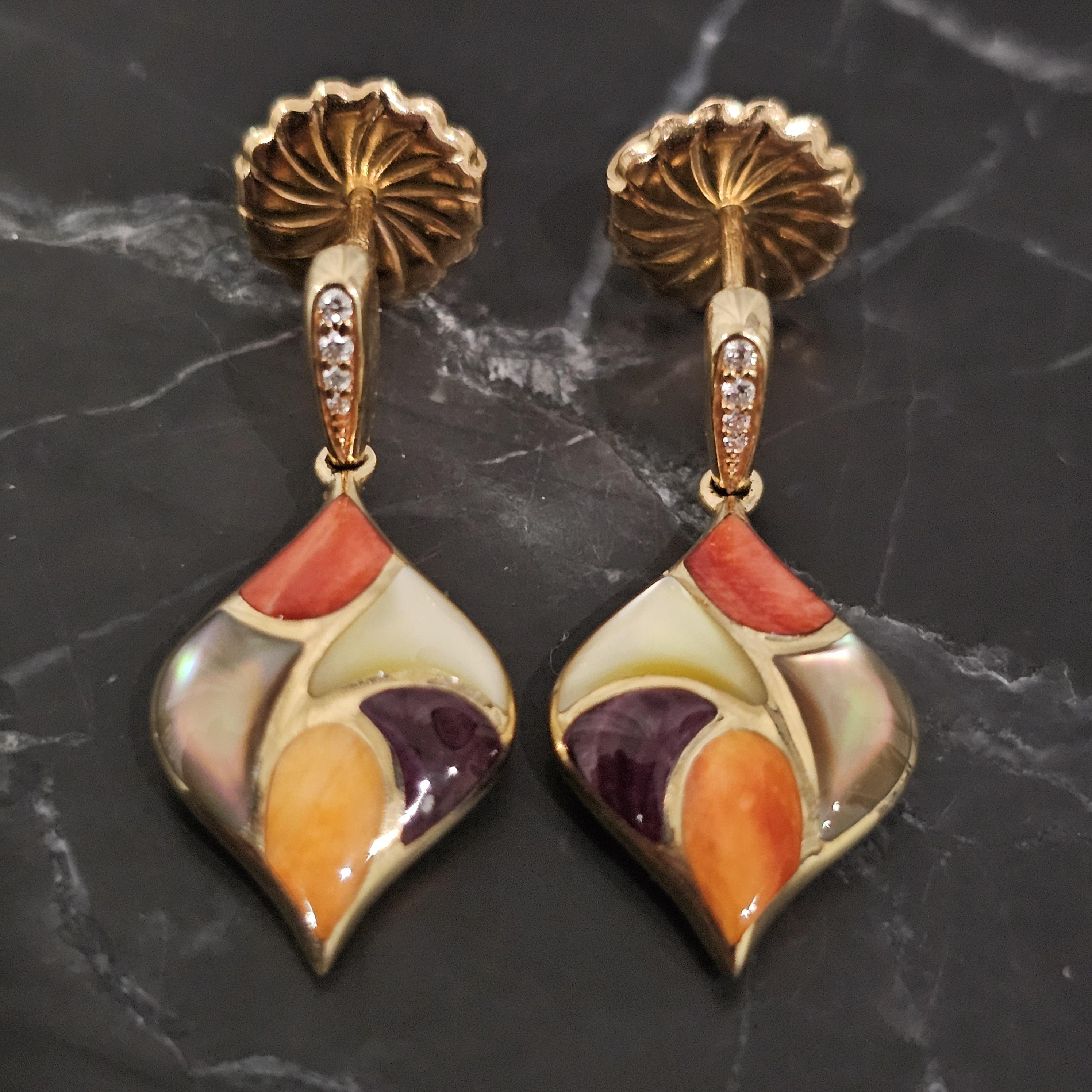 Boucles d'oreilles pendantes Kabana Perle nacrée d'huître épineuse Diamant Or jaune 14k en vente 3