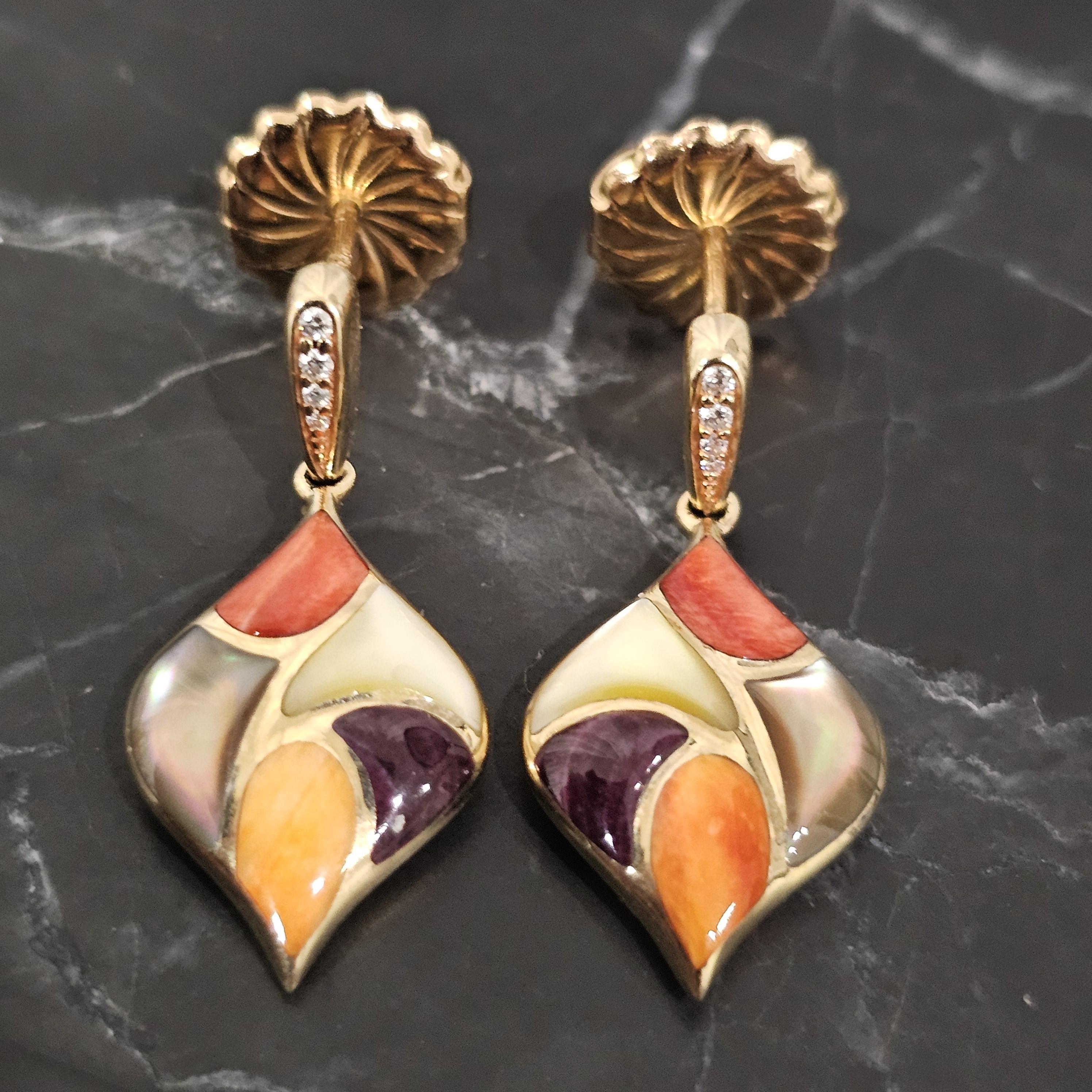 Boucles d'oreilles pendantes Kabana Perle nacrée d'huître épineuse Diamant Or jaune 14k en vente 4