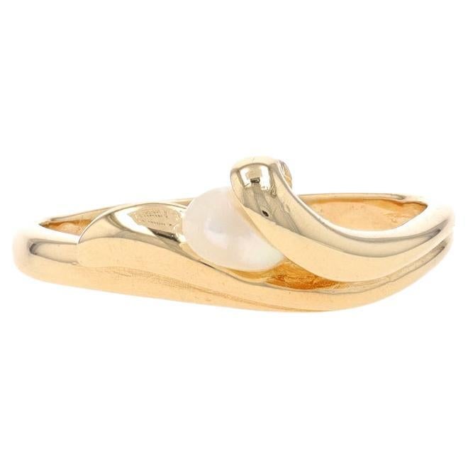 Kabana Freshwater Pearl Solitaire Ring - Yellow Gold 14k Wave For Sale