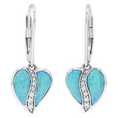 Kabana Pendants d'oreilles en or blanc 14 carats avec opale en forme de cœur et diamants de 0,15 carat poids total