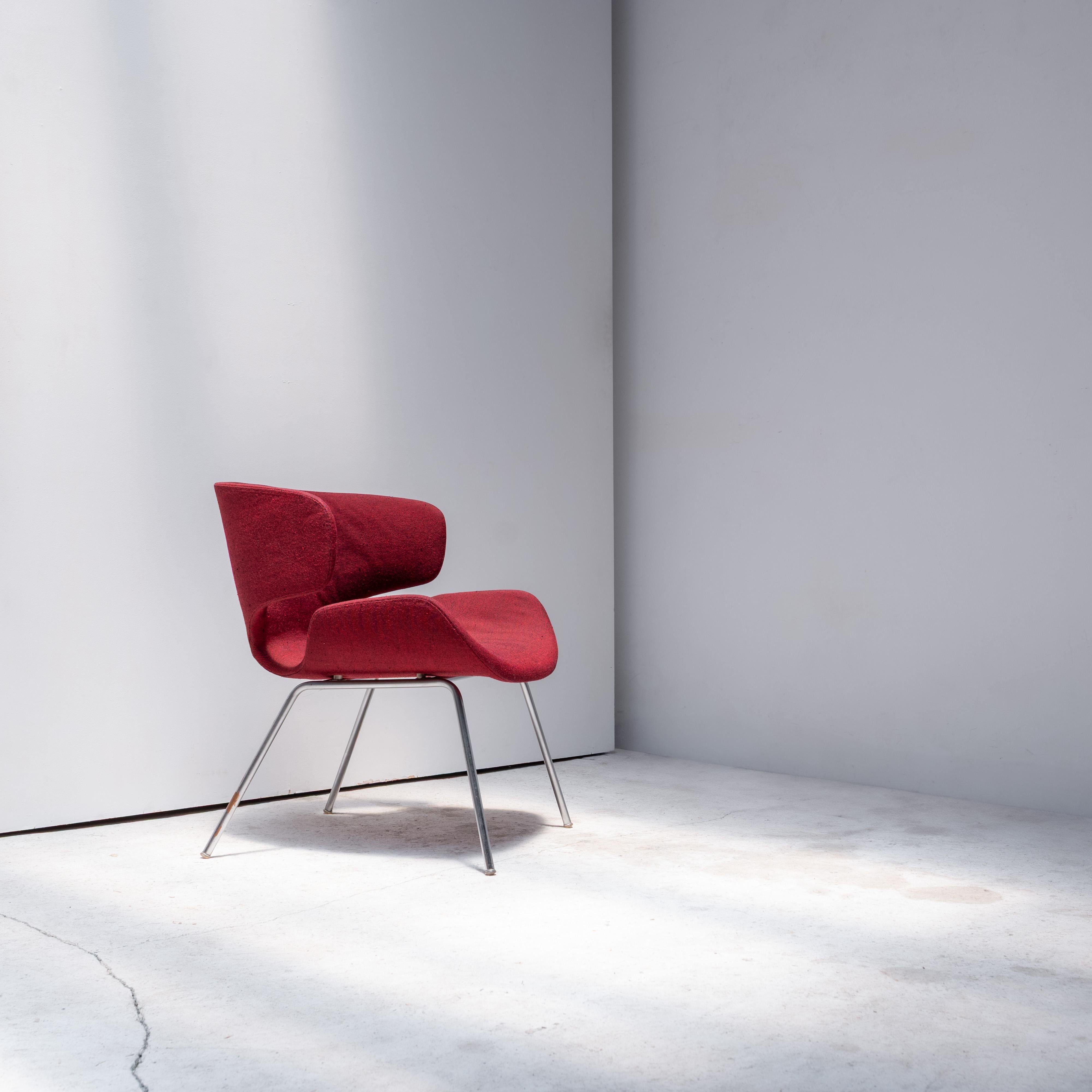 An iconic example of Japanese modernist design, the Kabuto Chair was designed by Isamu Kenmochi for Tendo Mokko. Named after the traditional helmet shape (“kabuto”), the chair features a sculptural, curved backrest and seat that evoke both strength
