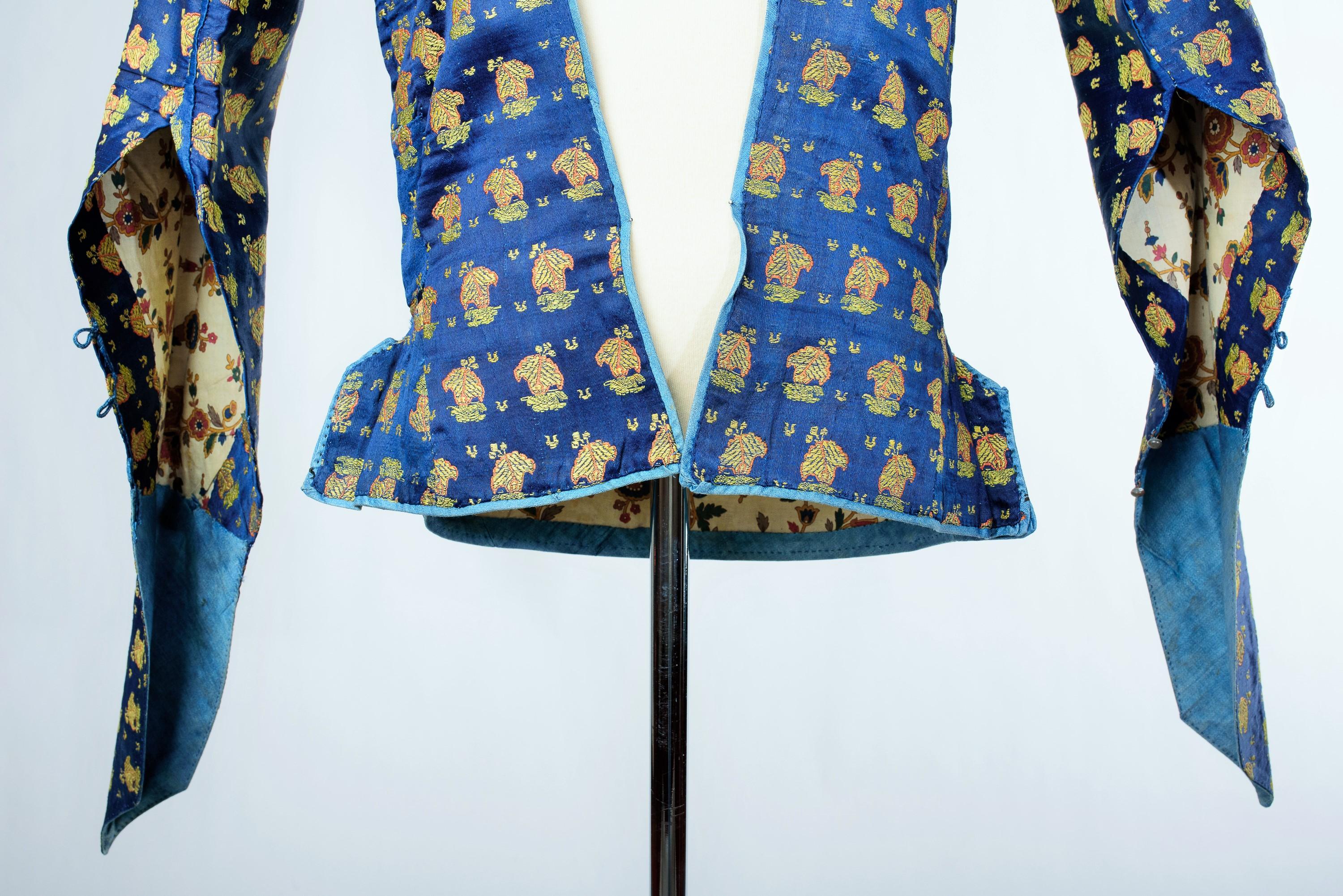 Veste Kadjar en brocart et doublure en coton imprimé avec lampadaires, Perse, XIXe siècle en vente 5