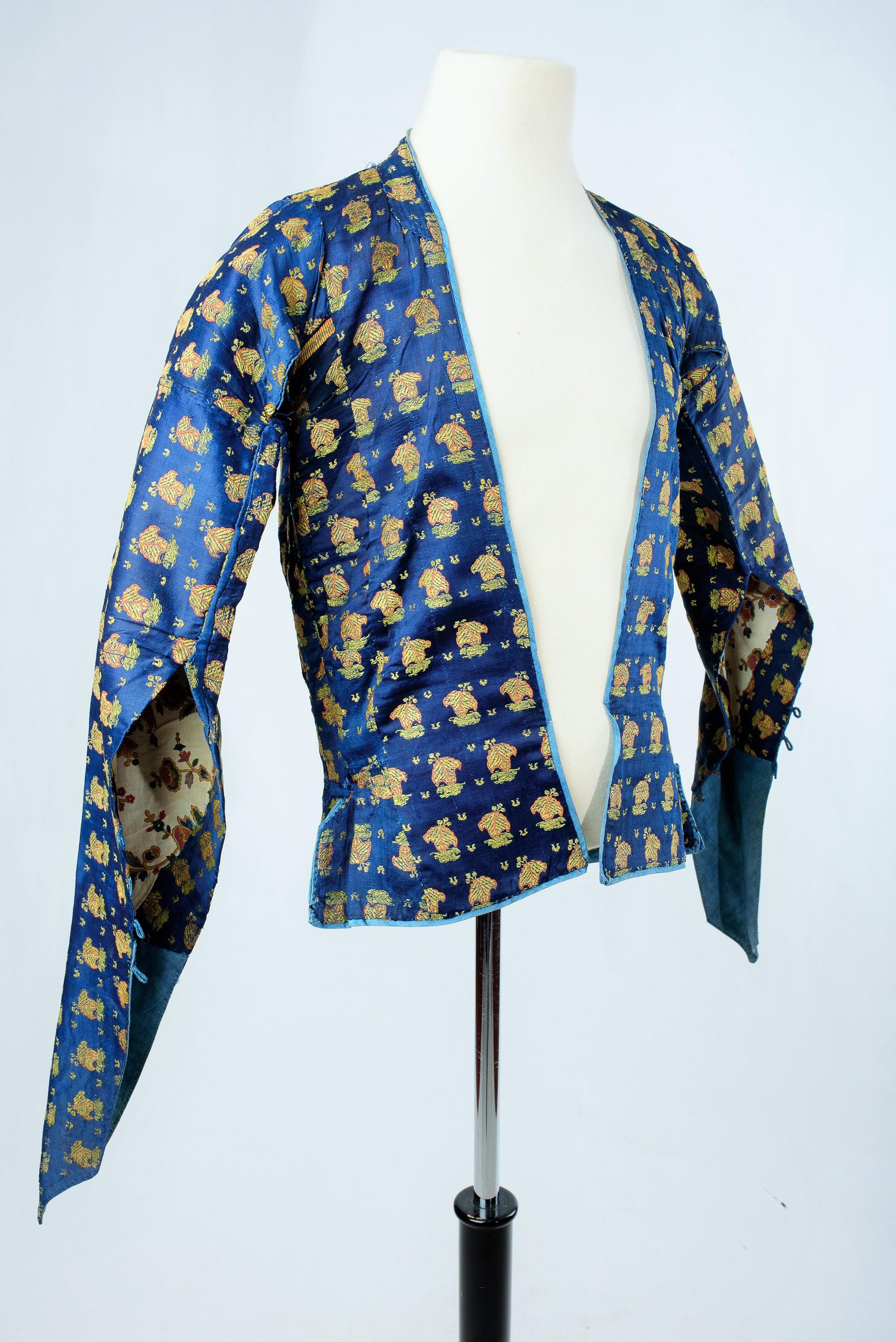 Veste Kadjar en brocart et doublure en coton imprimé avec lampadaires, Perse, XIXe siècle en vente 8