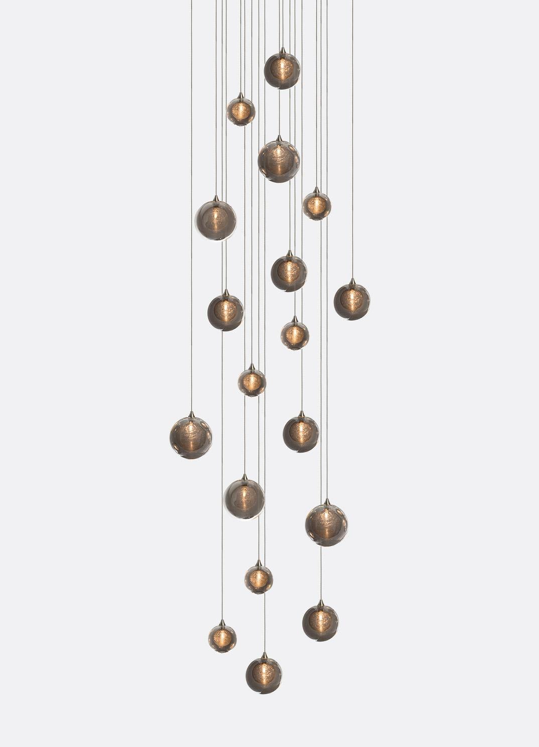 Moderne Kadur Drizzle 18:: Luminaire d'entrée à suspension en verre soufflé mélangé de Shakuff