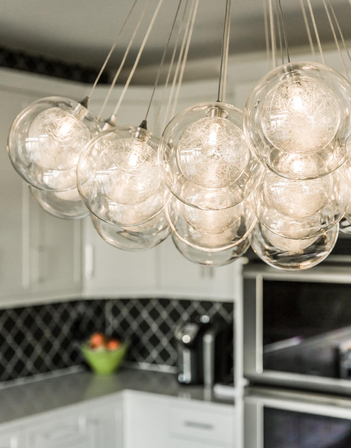 Moderno Lampadario da salotto in vetro soffiato Kadur Drizzle 19 Cluster, 6