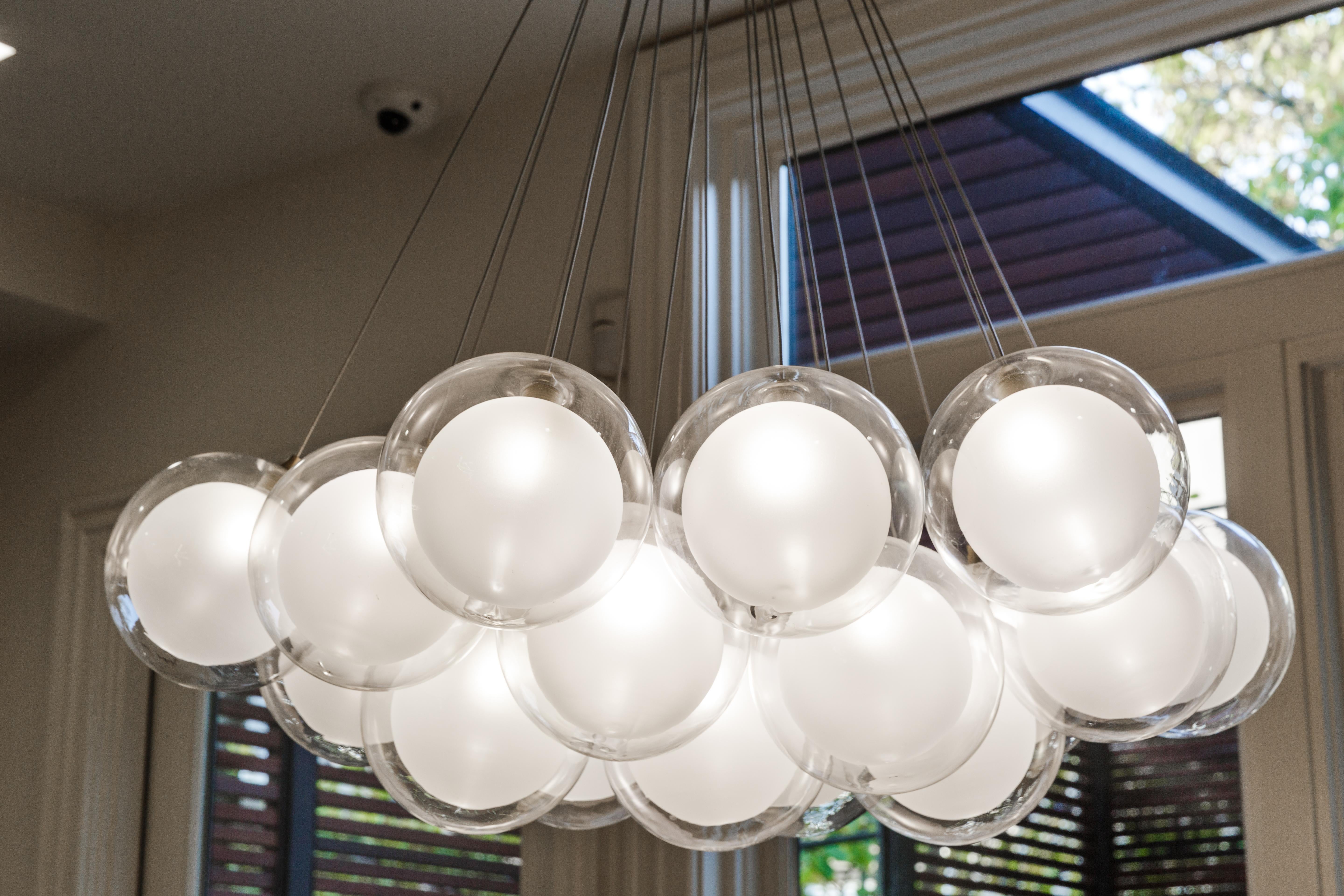 Moderno Lampadario da salotto in vetro soffiato Kadur Frost 19 Cluster, 6