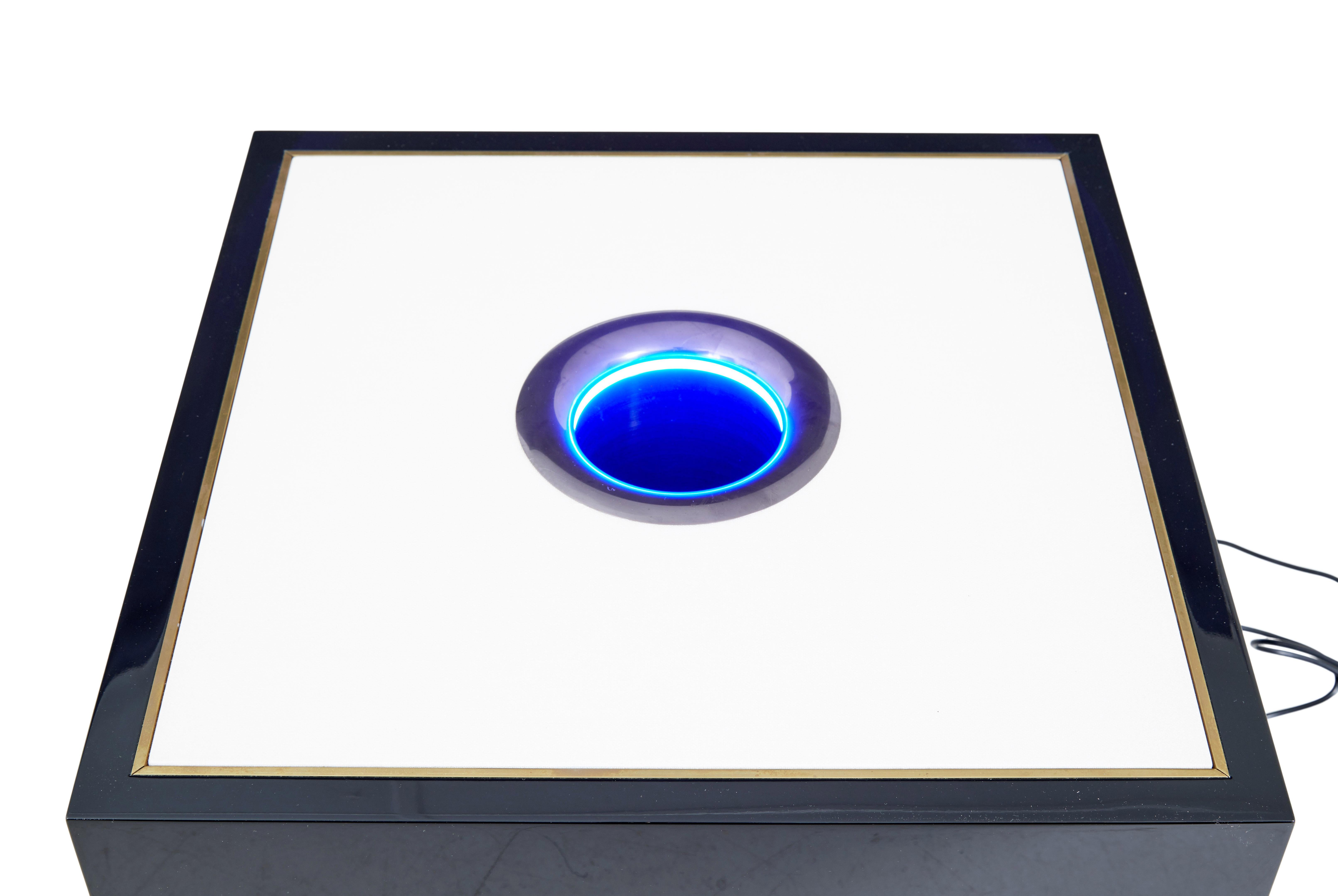 Modern Kaelo wine cooler fitted occasional bar table For Sale