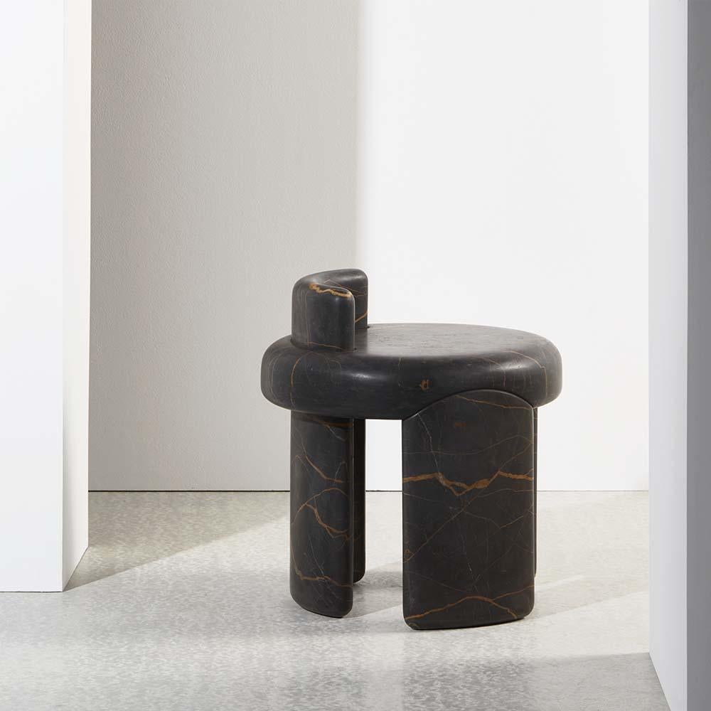Kafa stool in oak In New Condition For Sale In PARIS, FR