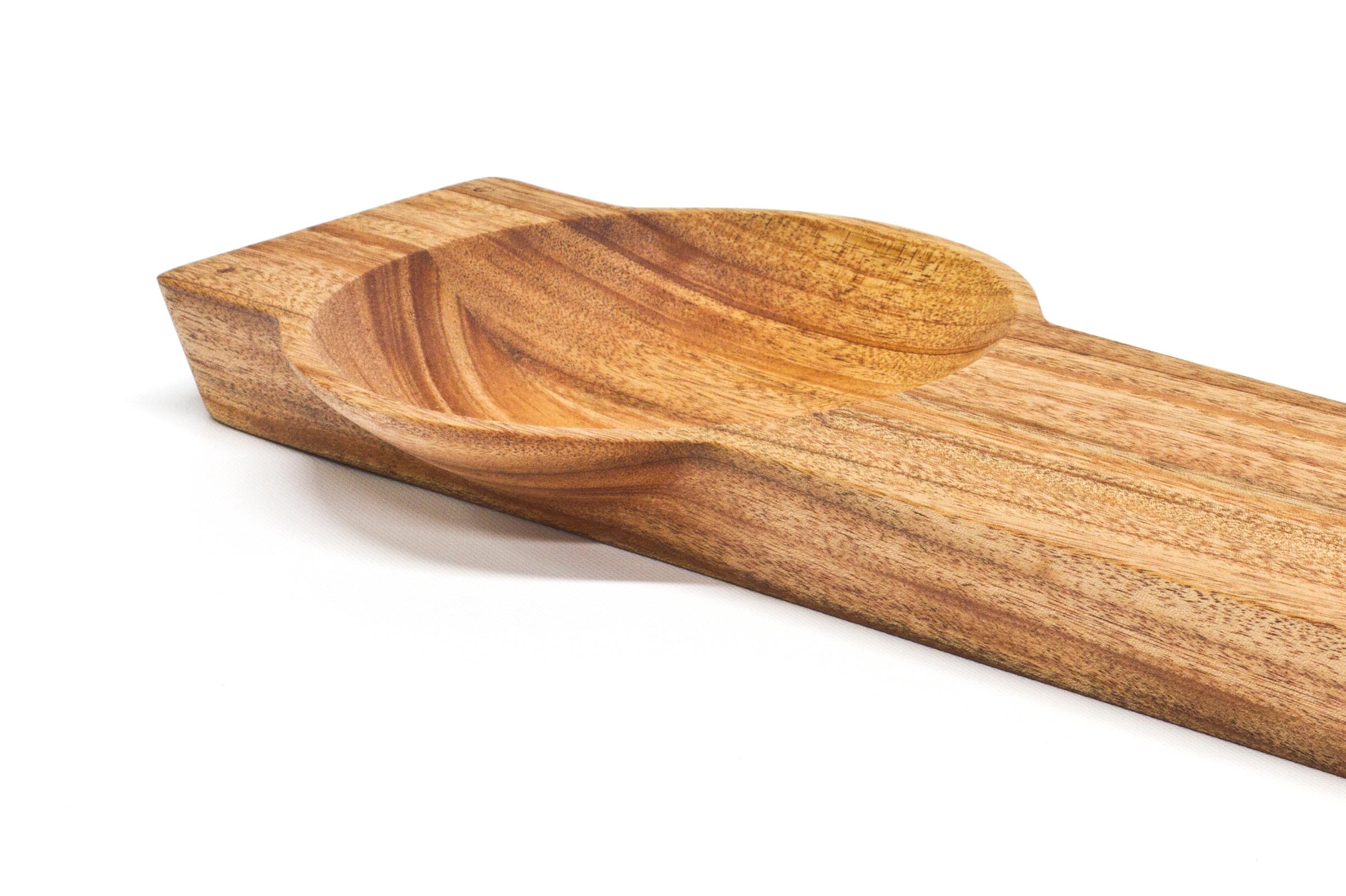 Kafi 1 Cheese Board in Oiled Mahogany, Martin Leugers & Tricia Wright for Wooda In Excellent Condition For Sale In Omro, WI