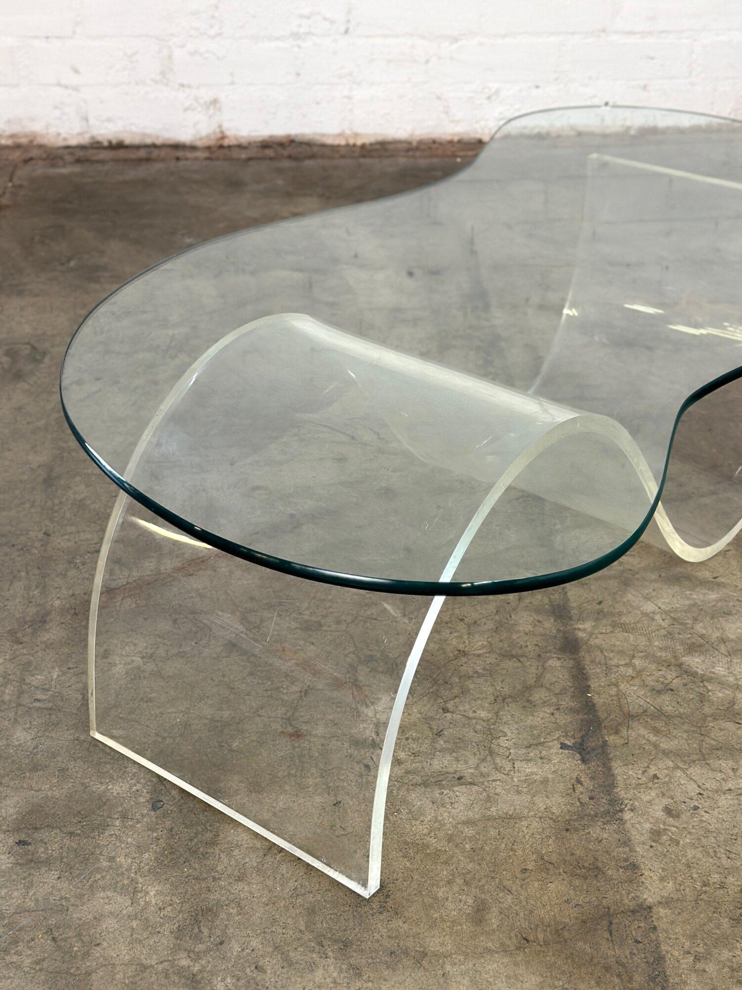 Kagan Style Biomorphic Coffee Table In Good Condition For Sale In Los Angeles, CA