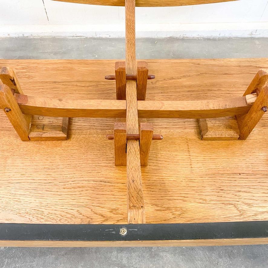Table basse unique en chêne blanc à pieds araignées Studio Craft, vers 1980 en vente 2