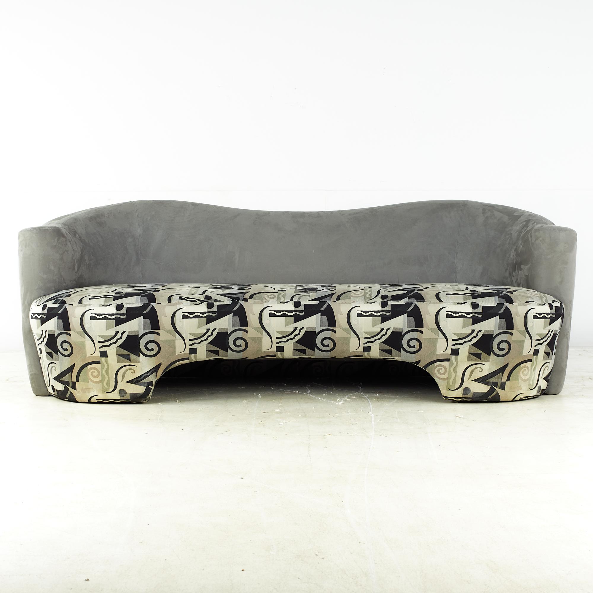 Vladimir Kagan Style Weiman midcentury sculptural curved sofa

This sofa measures: 93 wide x 43 deep x 33 inches high, with a seat height of 17 and an arm height of 28 inches

All pieces of furniture can be had in what we call restored vintage
