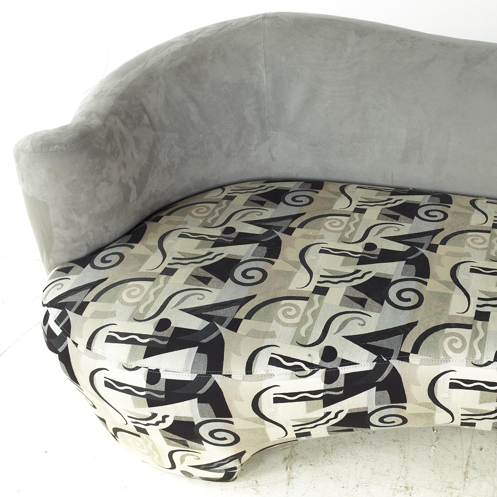 Tissu d'ameublement Canapé Weiman sculptural incurvé mi-siècle de style Kagan en vente