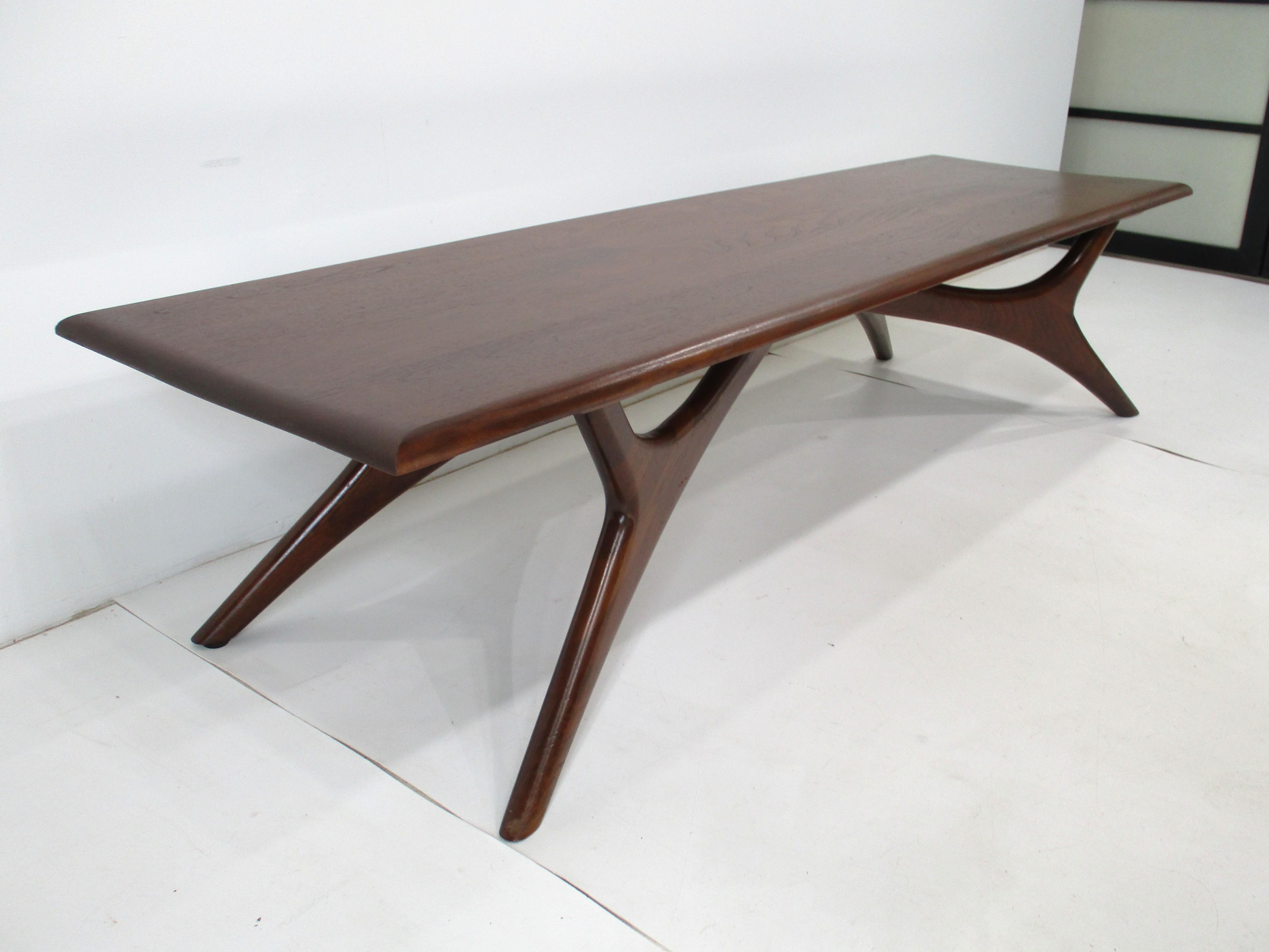 Mid-Century moderno Sculptural Walnut Coffee Table by Josef Otmar in vendita