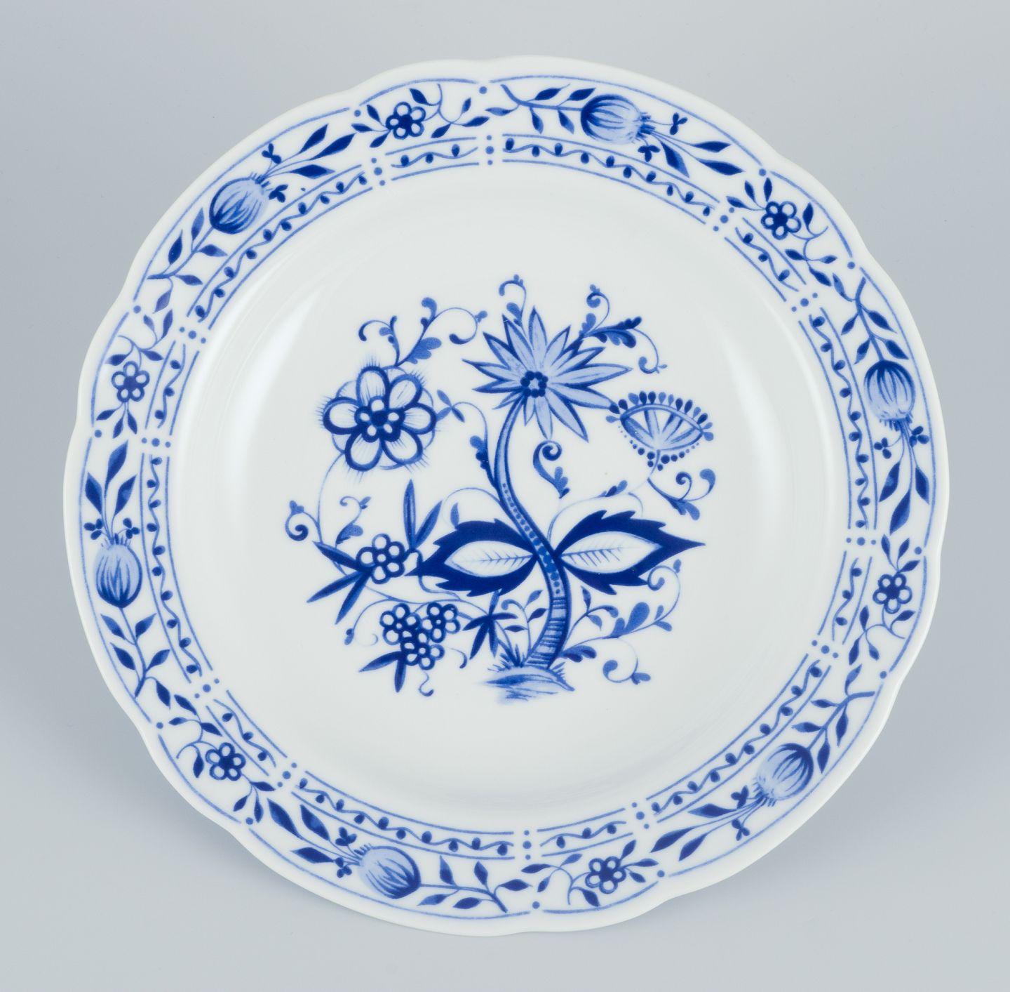 Los productos de segunda mano están exentos de derechos de importación para los clientes estadounidenses. 
Por lo tanto, no se aplicarán aranceles de importación a tu compra.

Kahla, Alemania.
Juego de seis platos hondos de porcelana.
Decoración