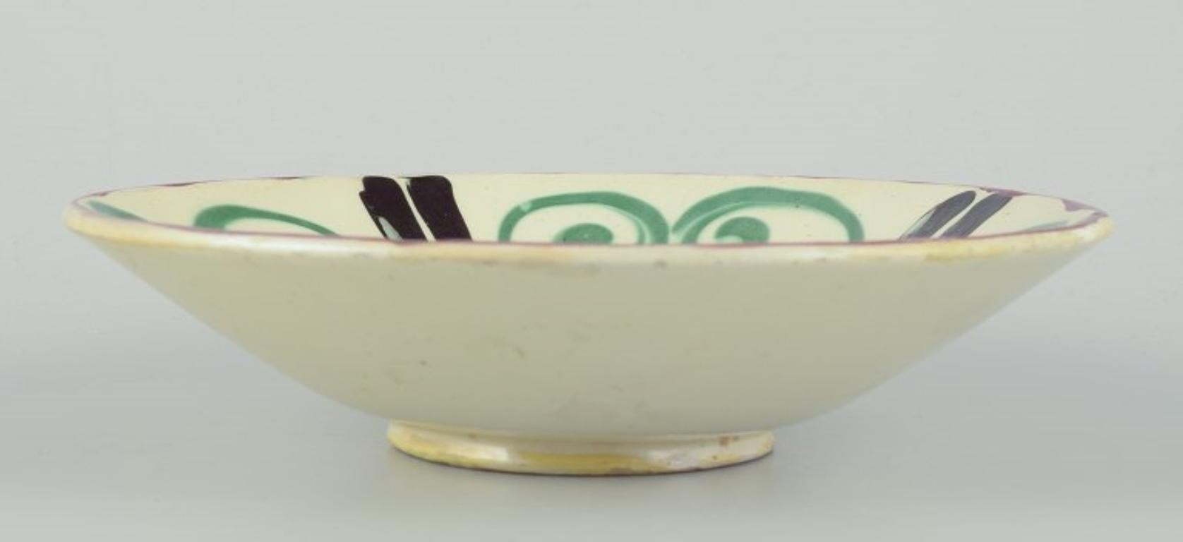 Ceramic Kähler, ceramic bowl. Cow horn technique on cream coloured base. Circa 1930s For Sale