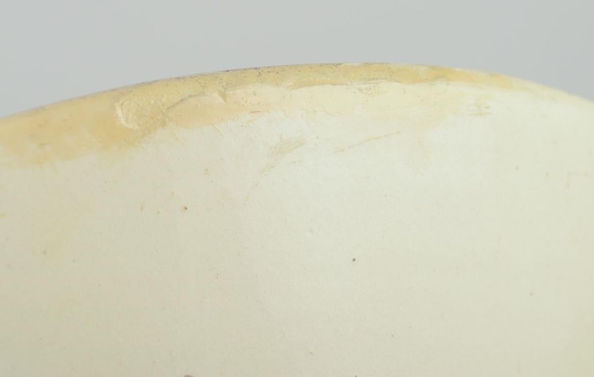 Kähler, ceramic bowl. Cow horn technique on cream coloured base. Circa 1930s For Sale 1