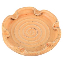 Kähler ceramic dish in uranium glaze. Spiral-shaped motif. Approx. 1930