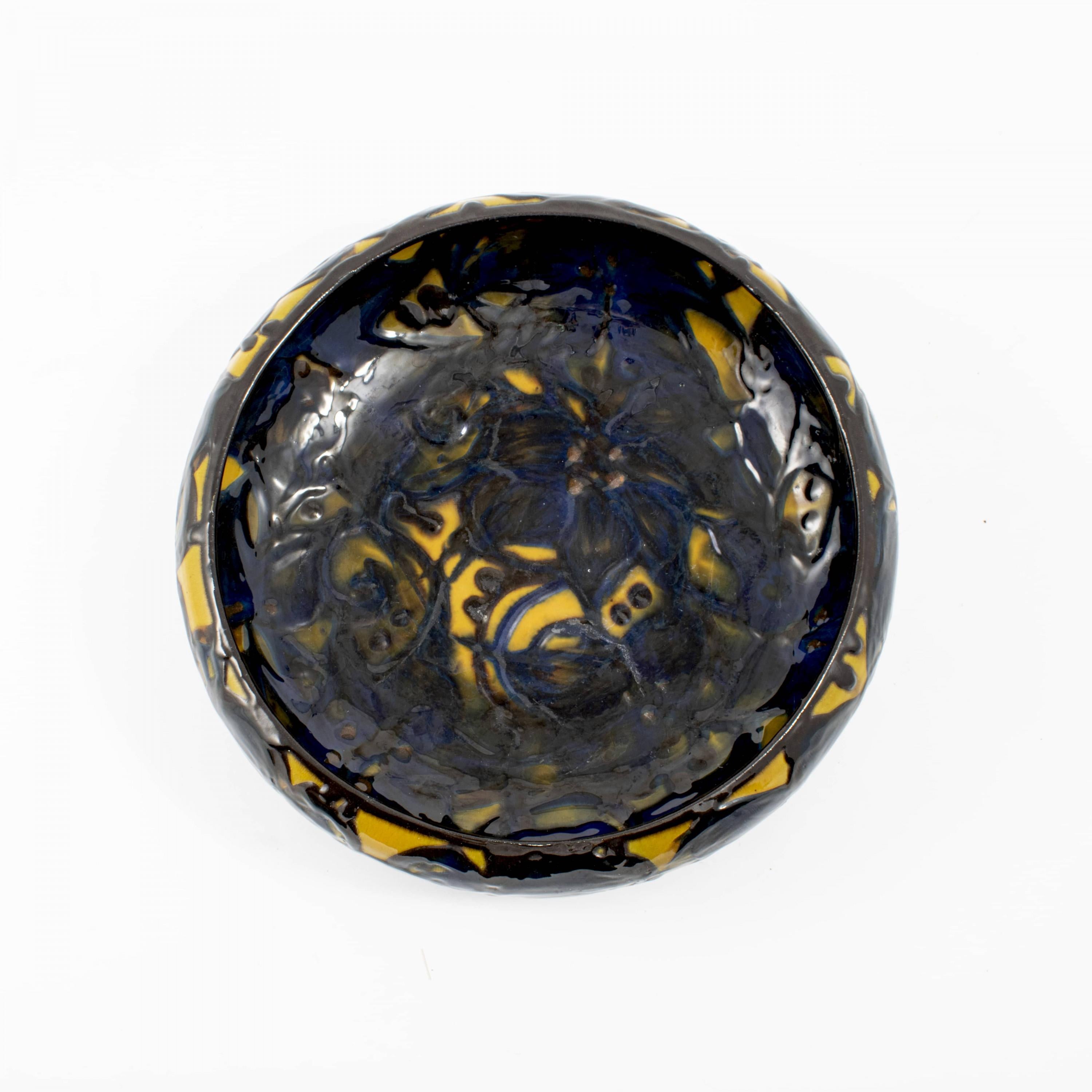 20th Century Kähler Ceramic Dish, Polychrome Decorated Glaze For Sale