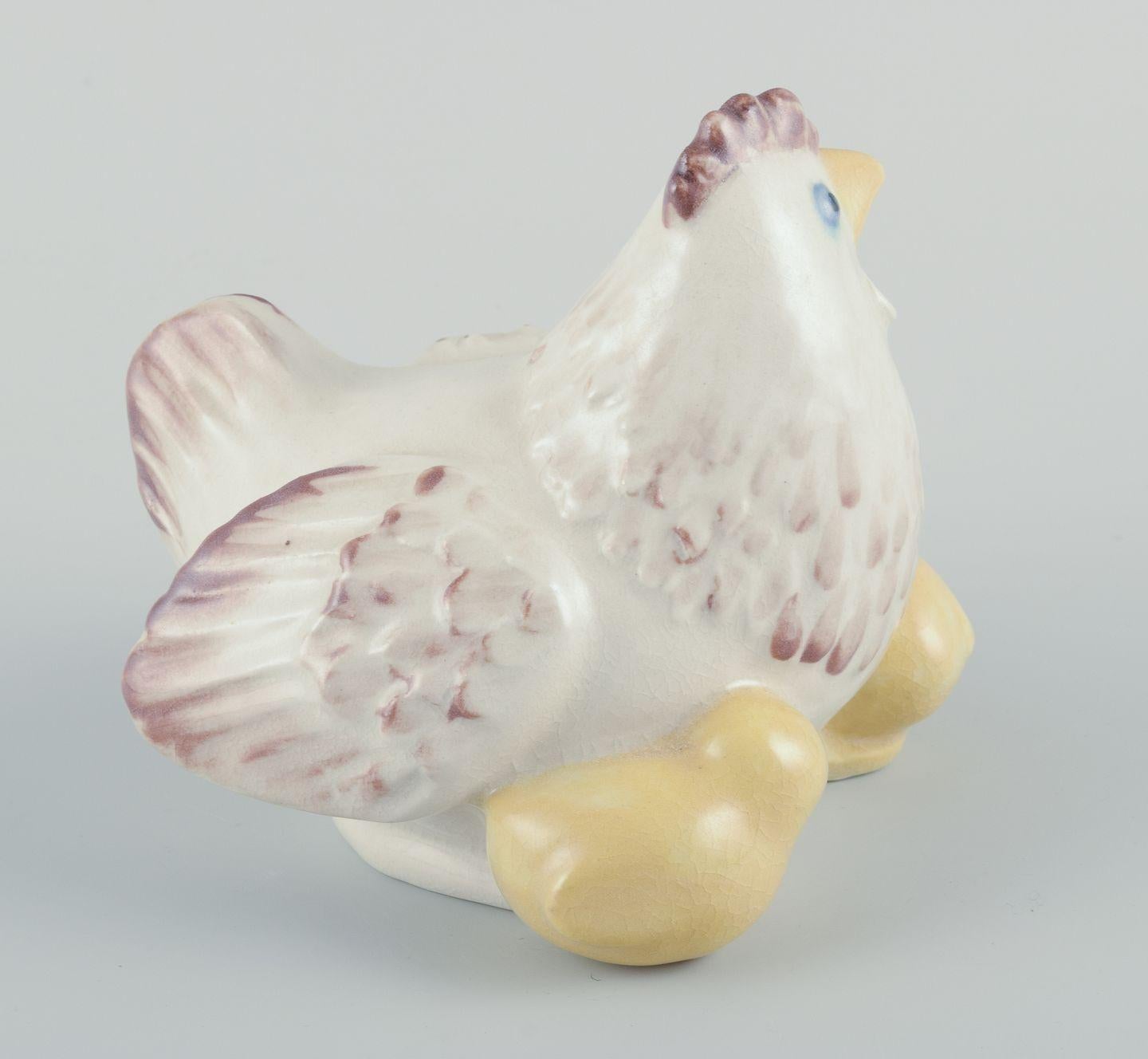 Glazed Kähler, ceramic figurine of a hen with chicks. Hand-glazed. For Sale